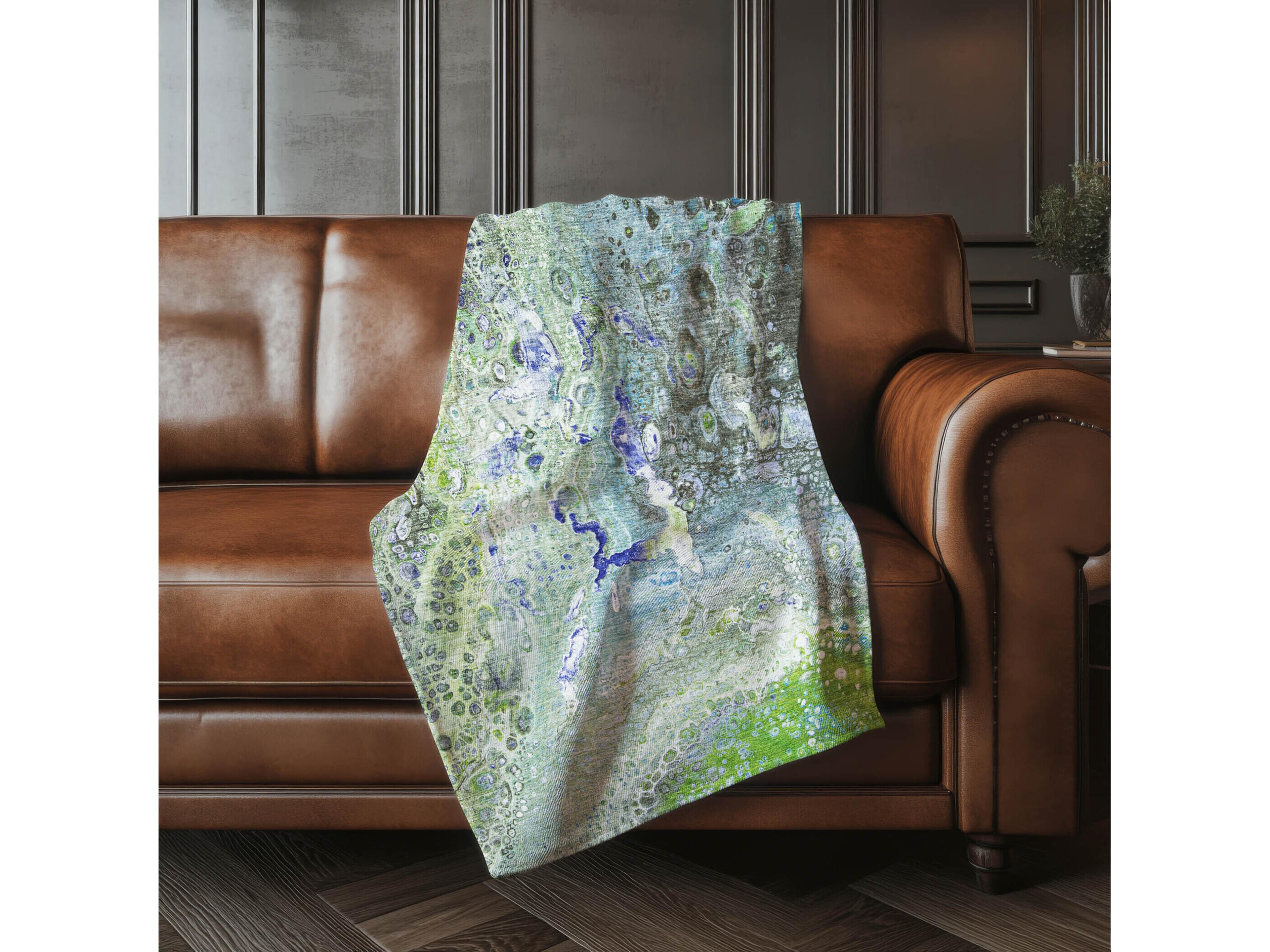 Dalyn Sherpa Green Polyester Throw