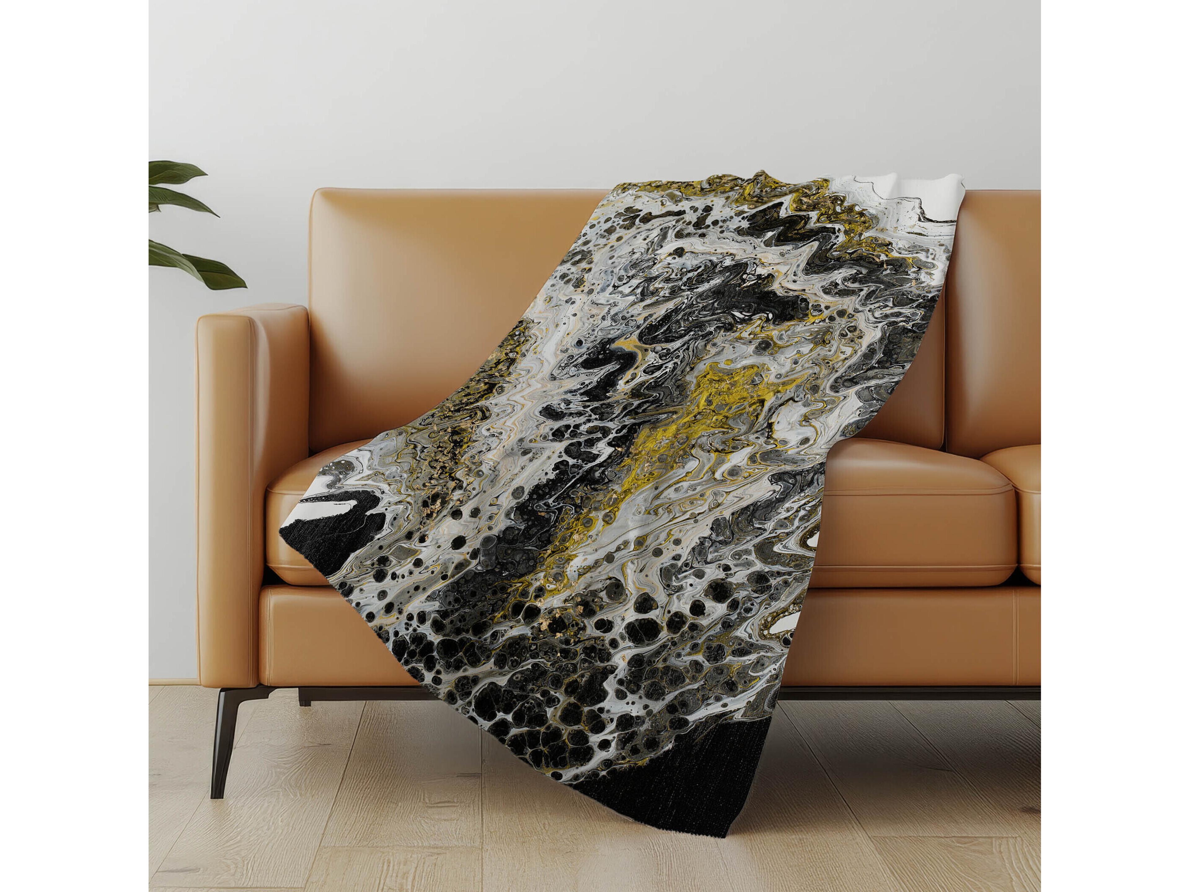 Dalyn Sherpa Black Polyester Throw