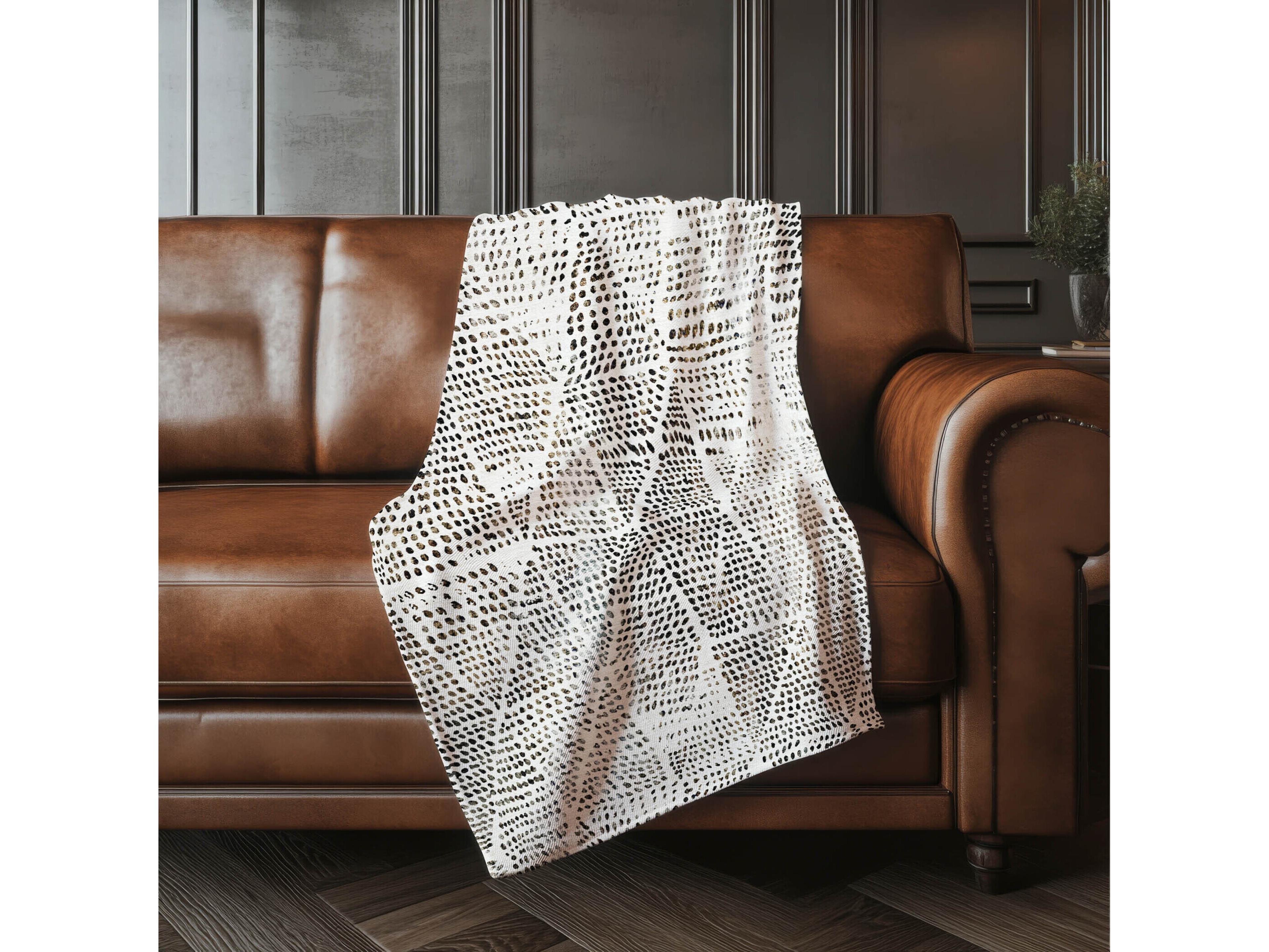 Dalyn Sherpa Ivory Polyester Throw