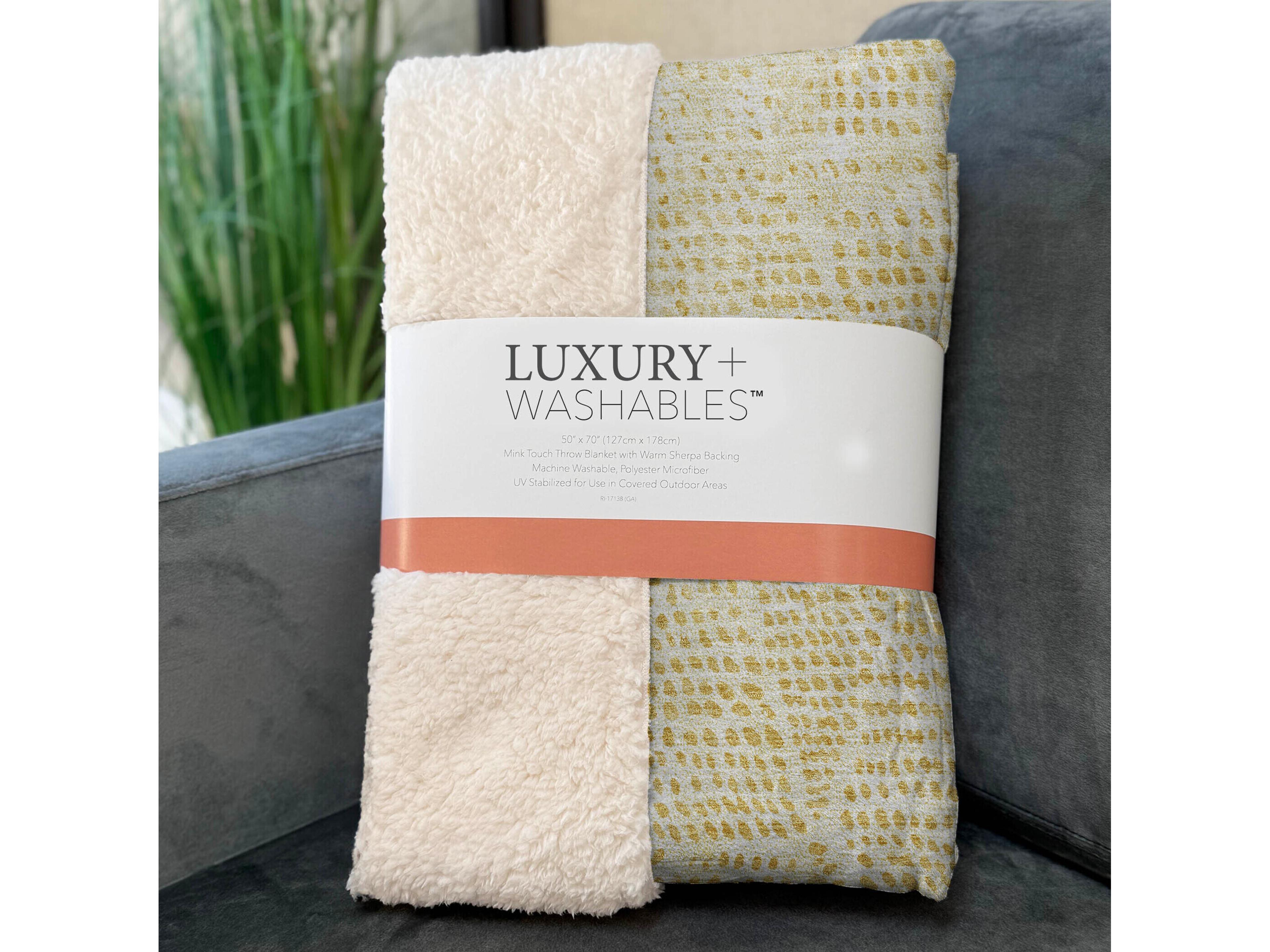 Dalyn Sherpa Gold Polyester Throw