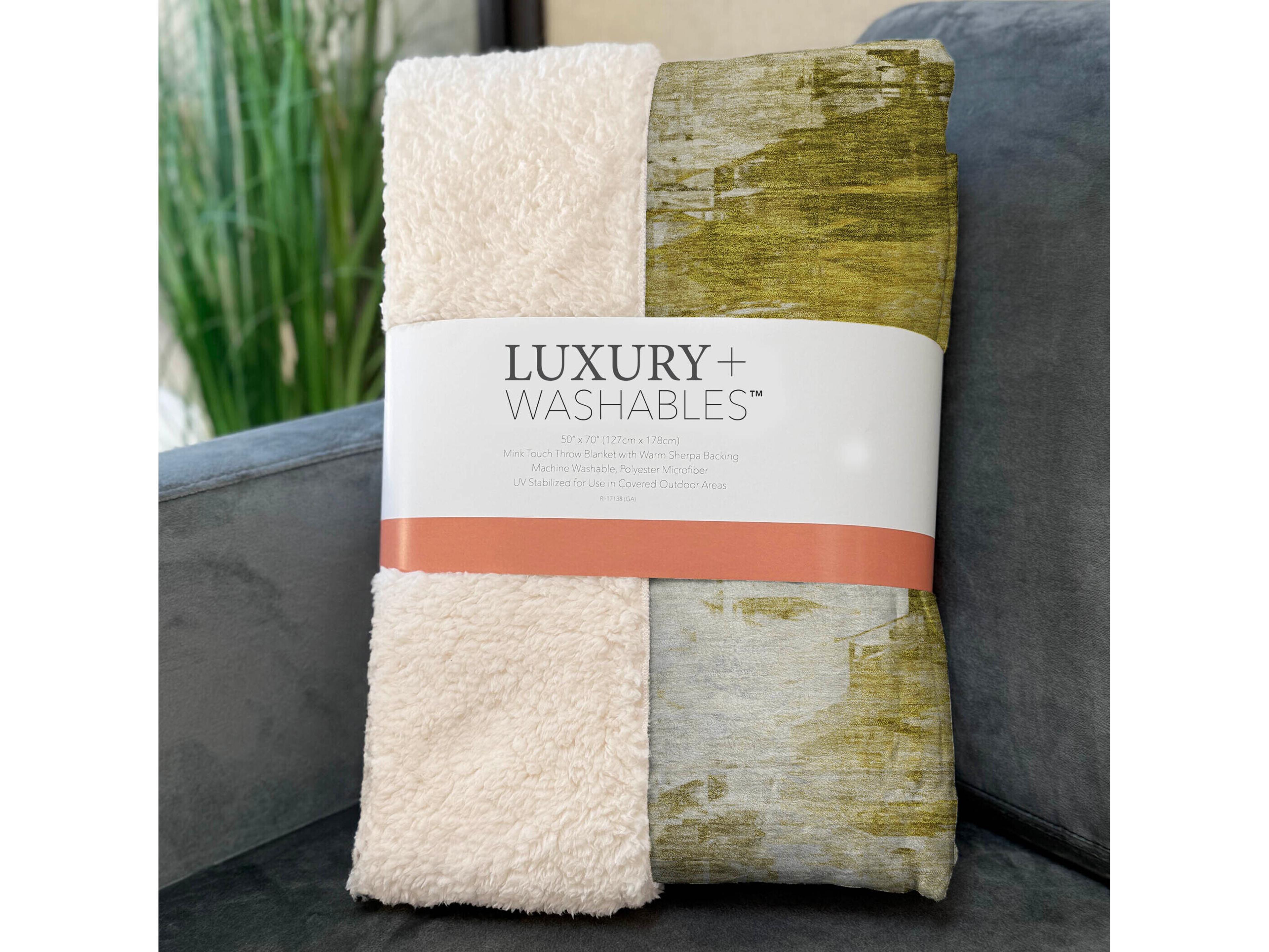 Dalyn Sherpa Gold Polyester Throw