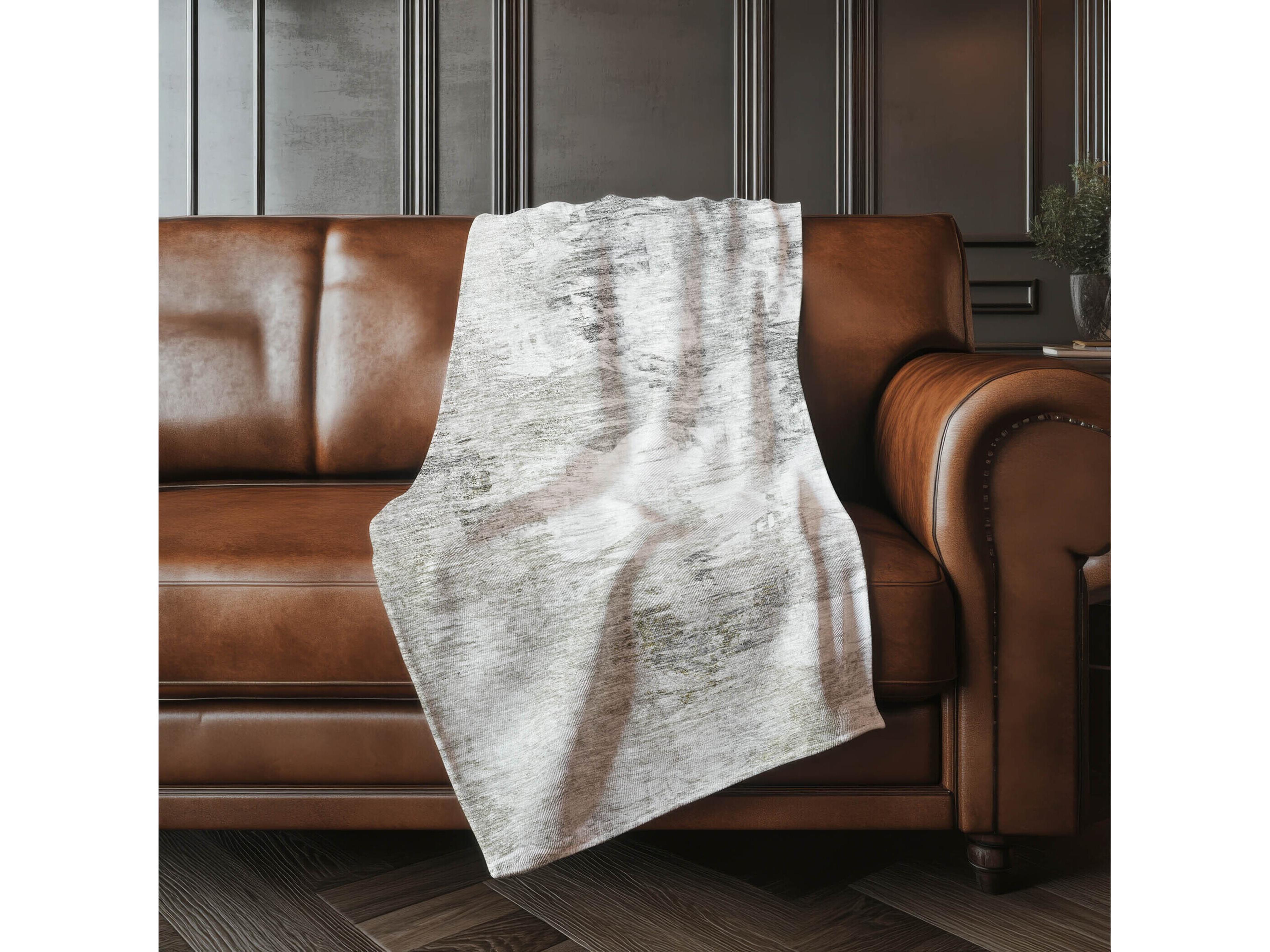 Dalyn Sherpa Brown Polyester Throw