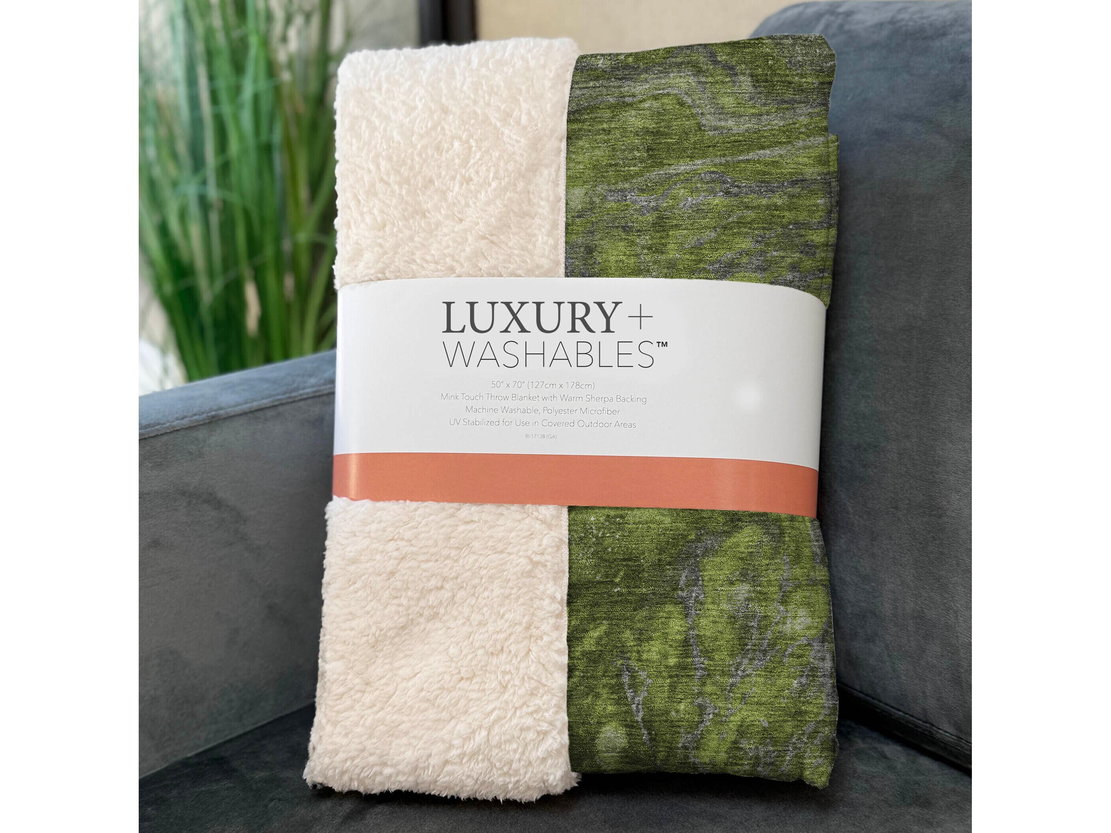 Dalyn Sherpa Green Polyester Throw