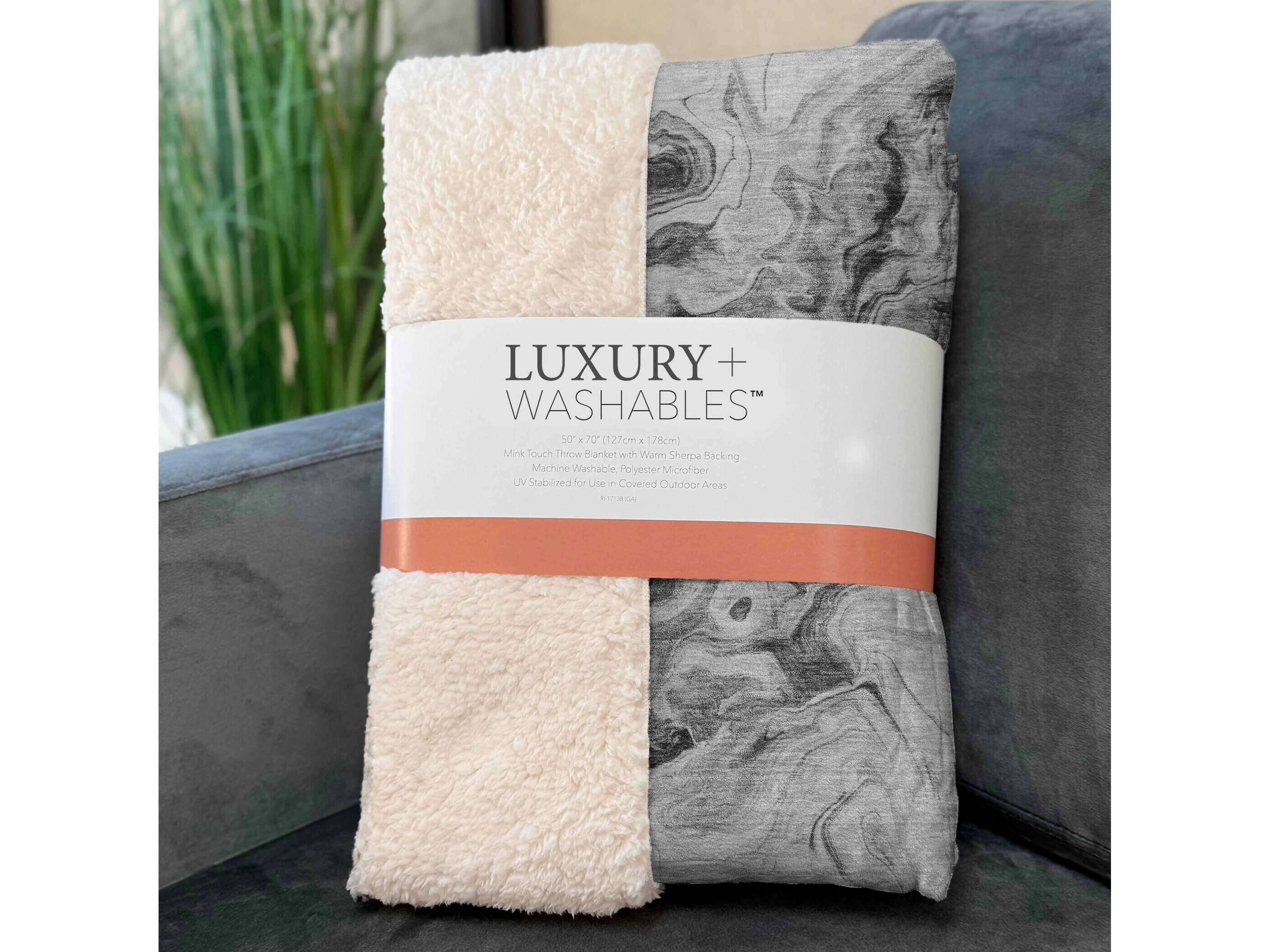 Dalyn Sherpa Gray Polyester Throw