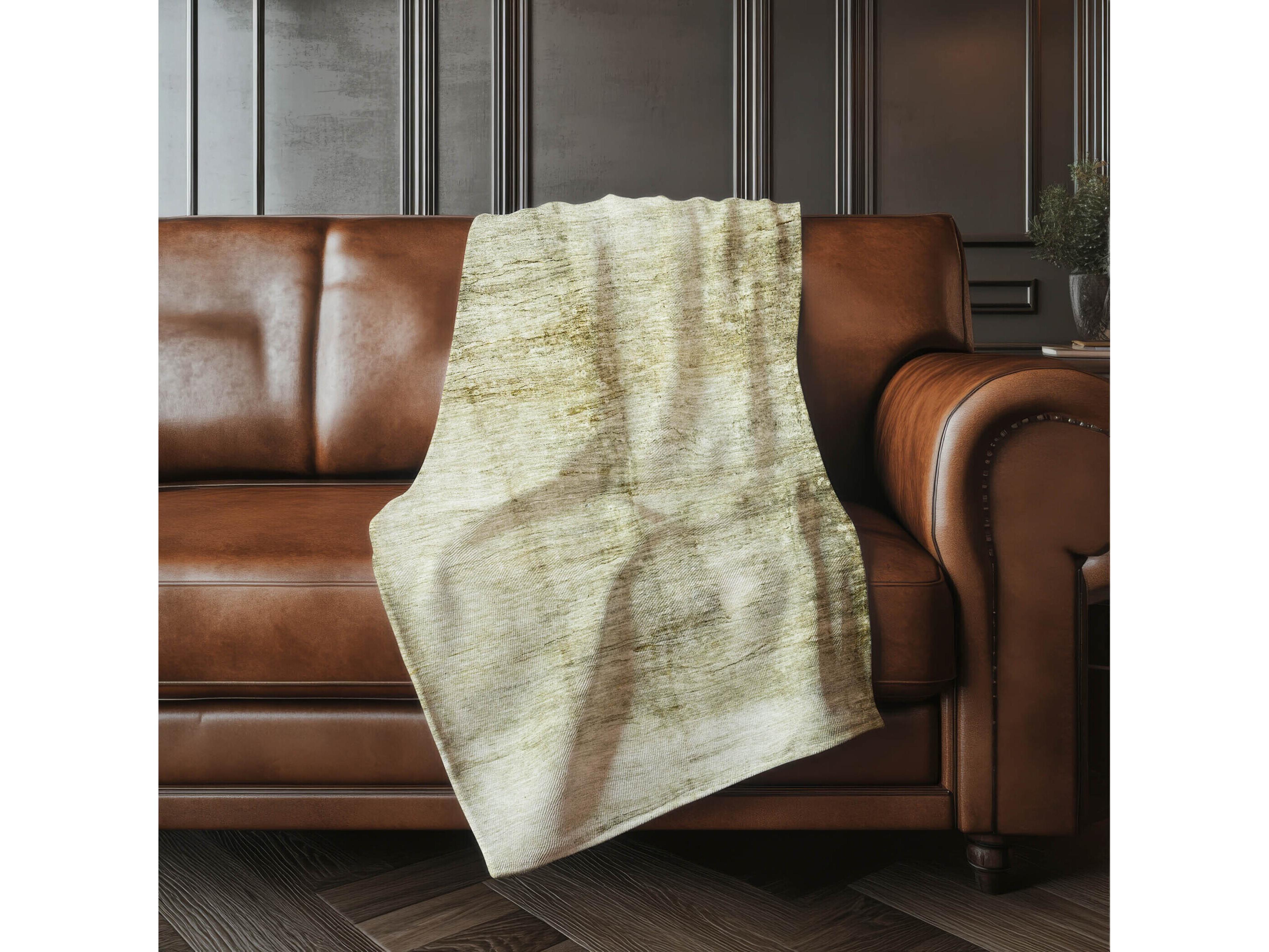 Dalyn Sherpa Brown Polyester Throw
