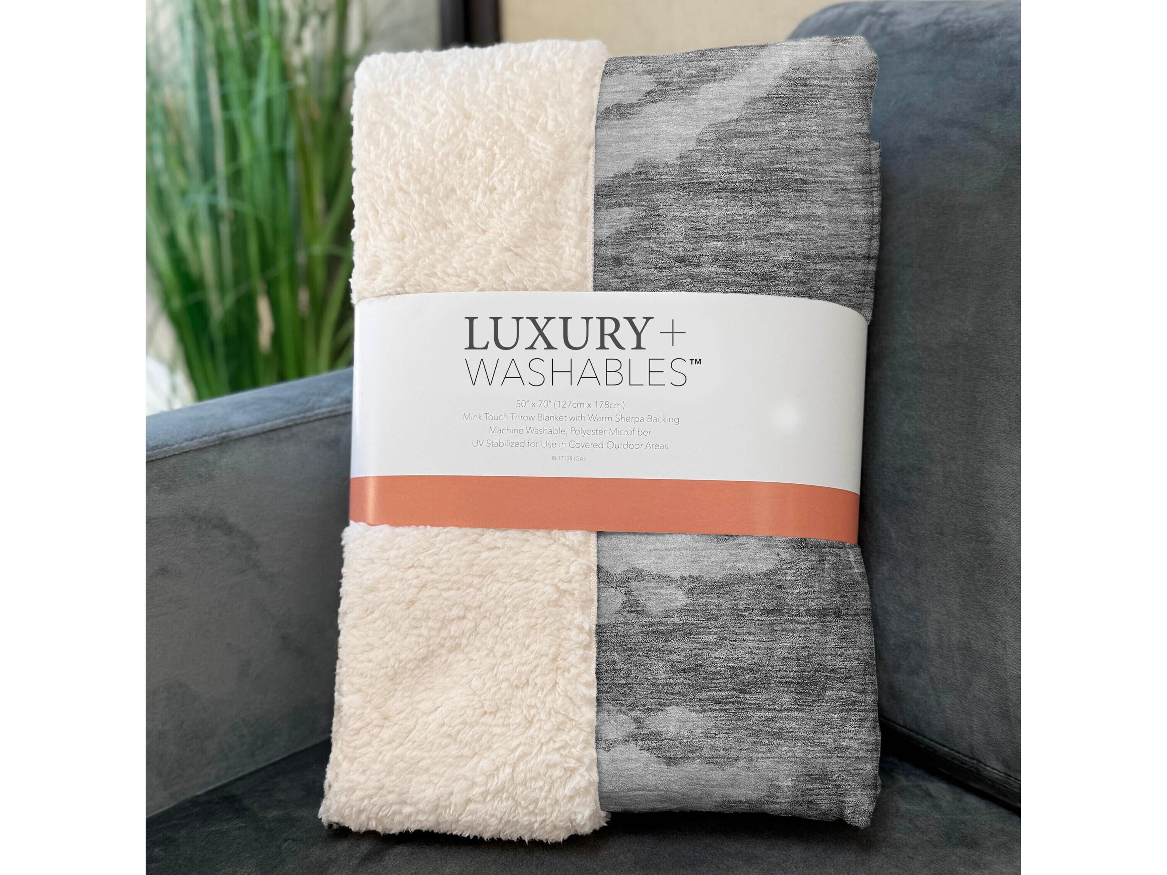 Dalyn Sherpa Gray Polyester Throw