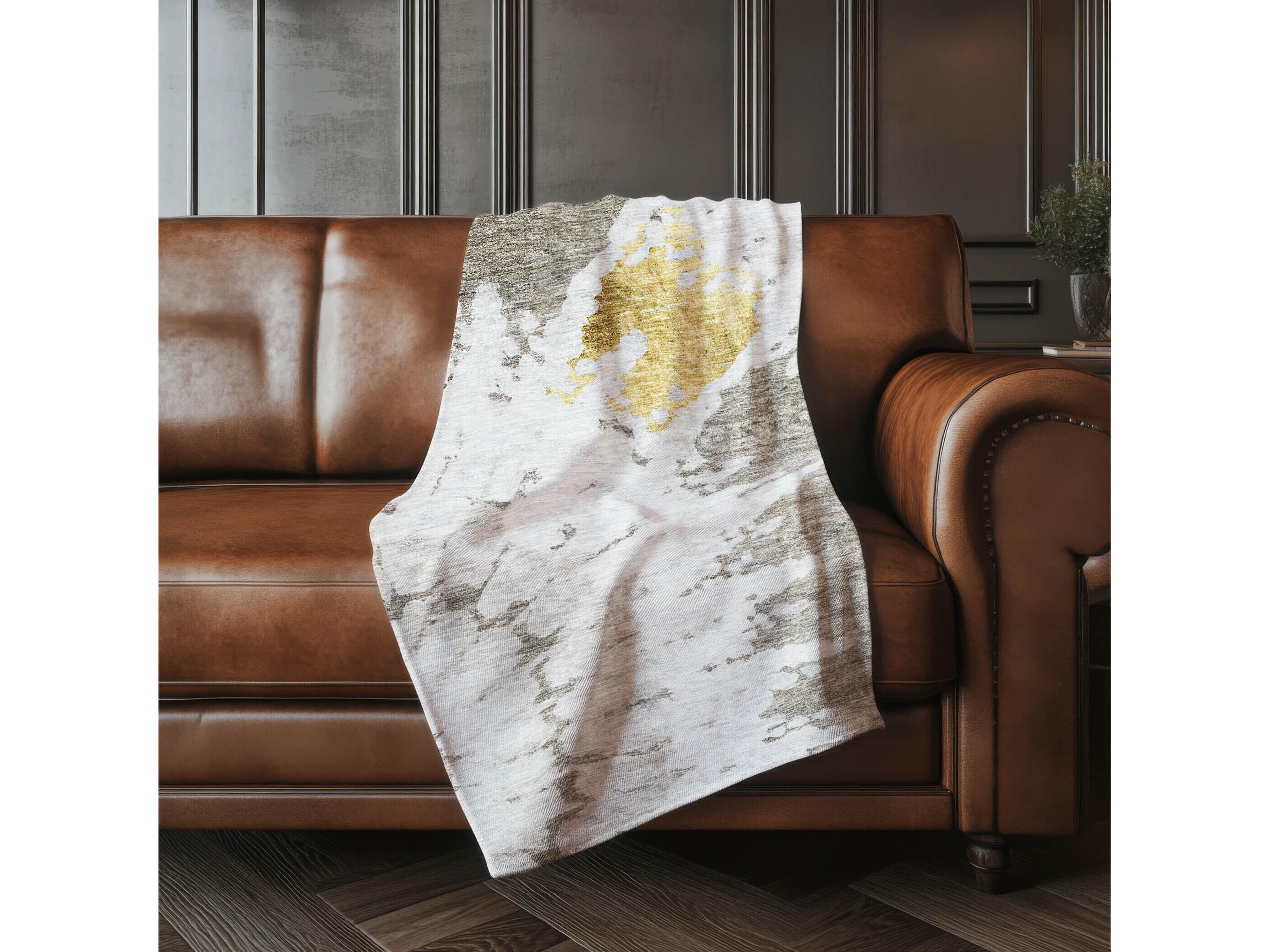 Dalyn Sherpa Brown Polyester Throw