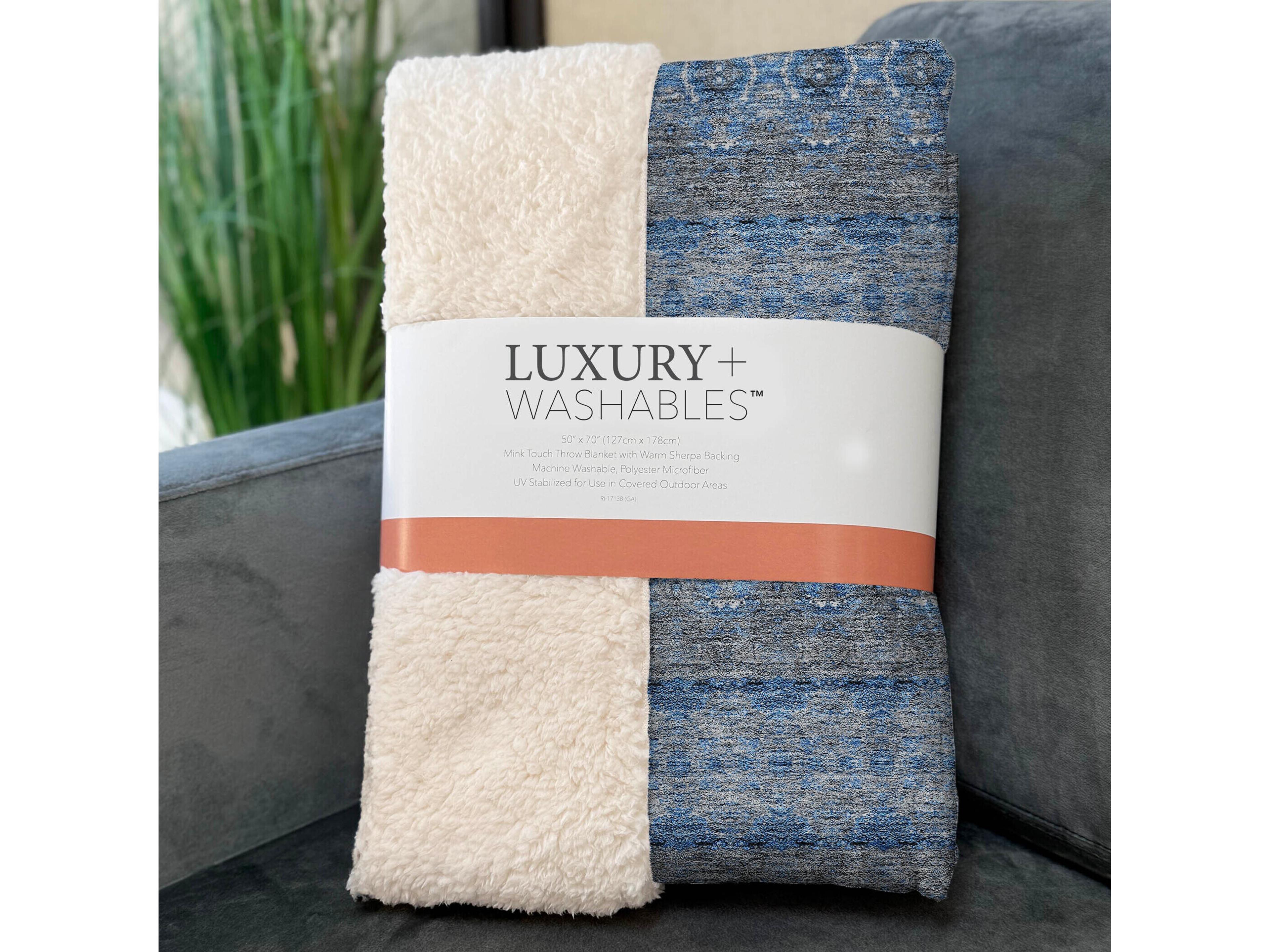 Dalyn Sherpa Blue Polyester Throw