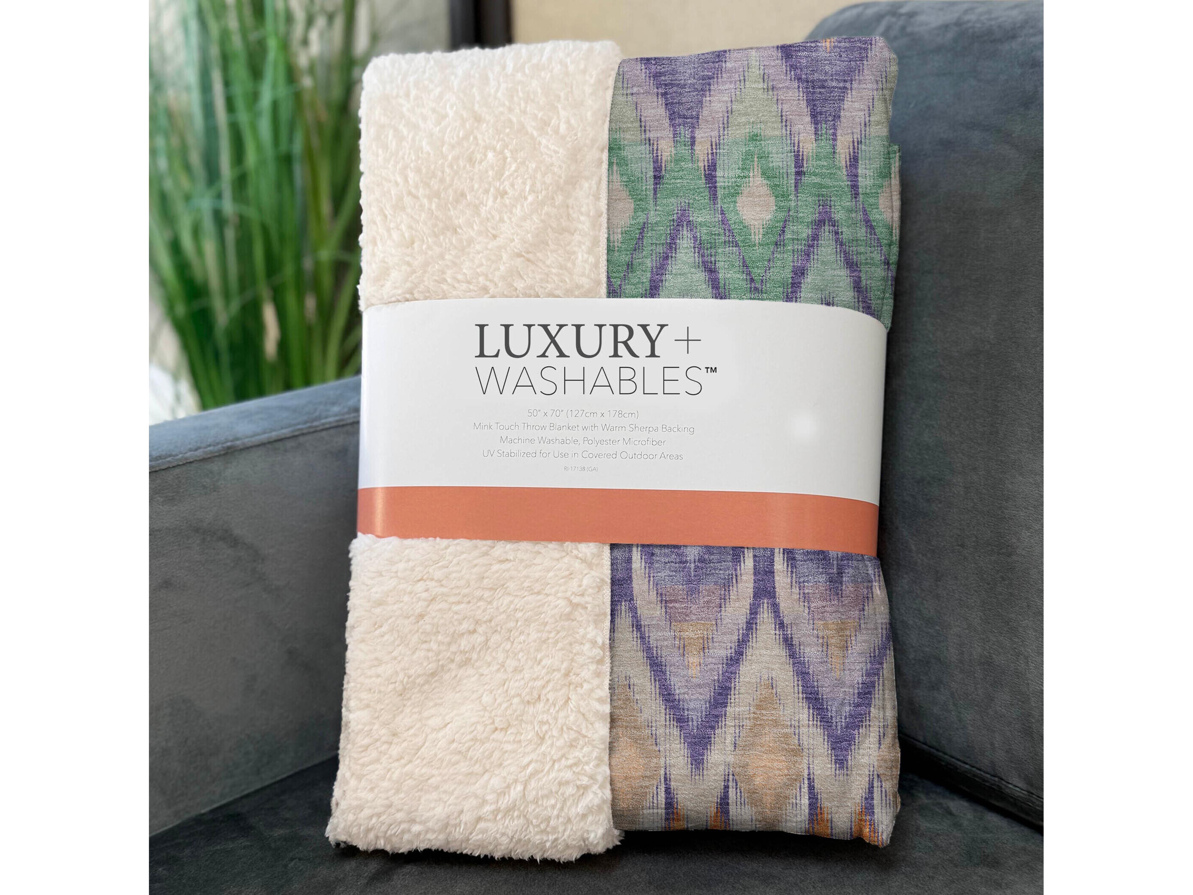 Dalyn Sherpa Purple Polyester Throw