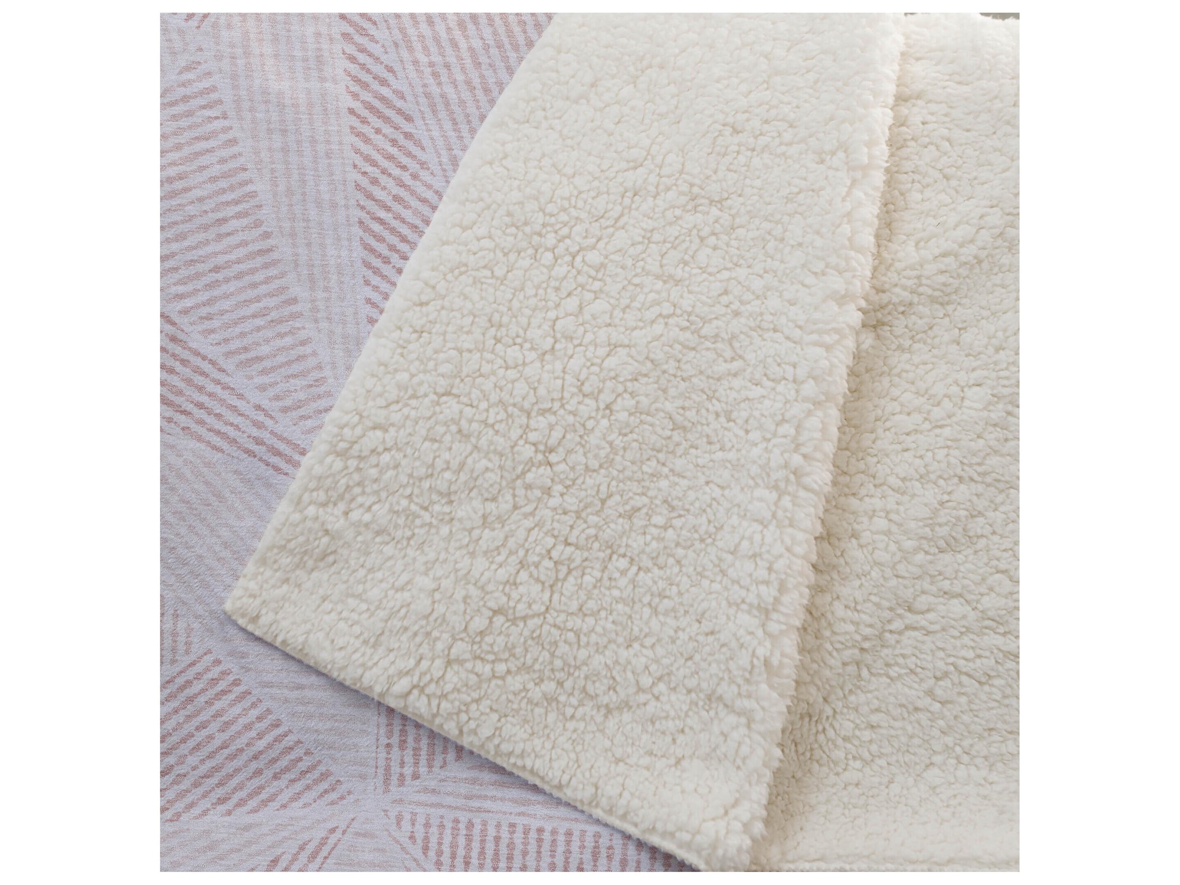 Dalyn Sherpa Pink Polyester Throw