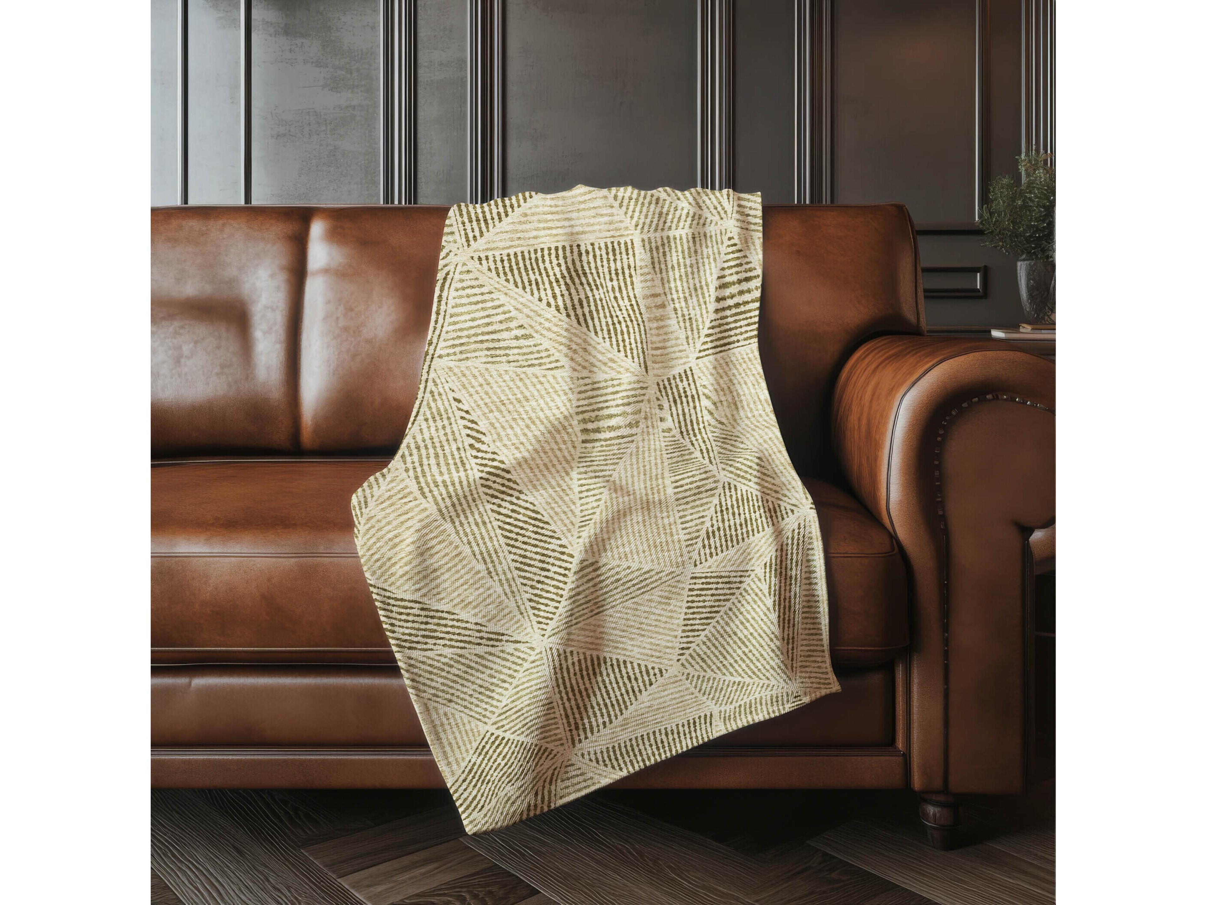 Dalyn Sherpa Brown Polyester Throw