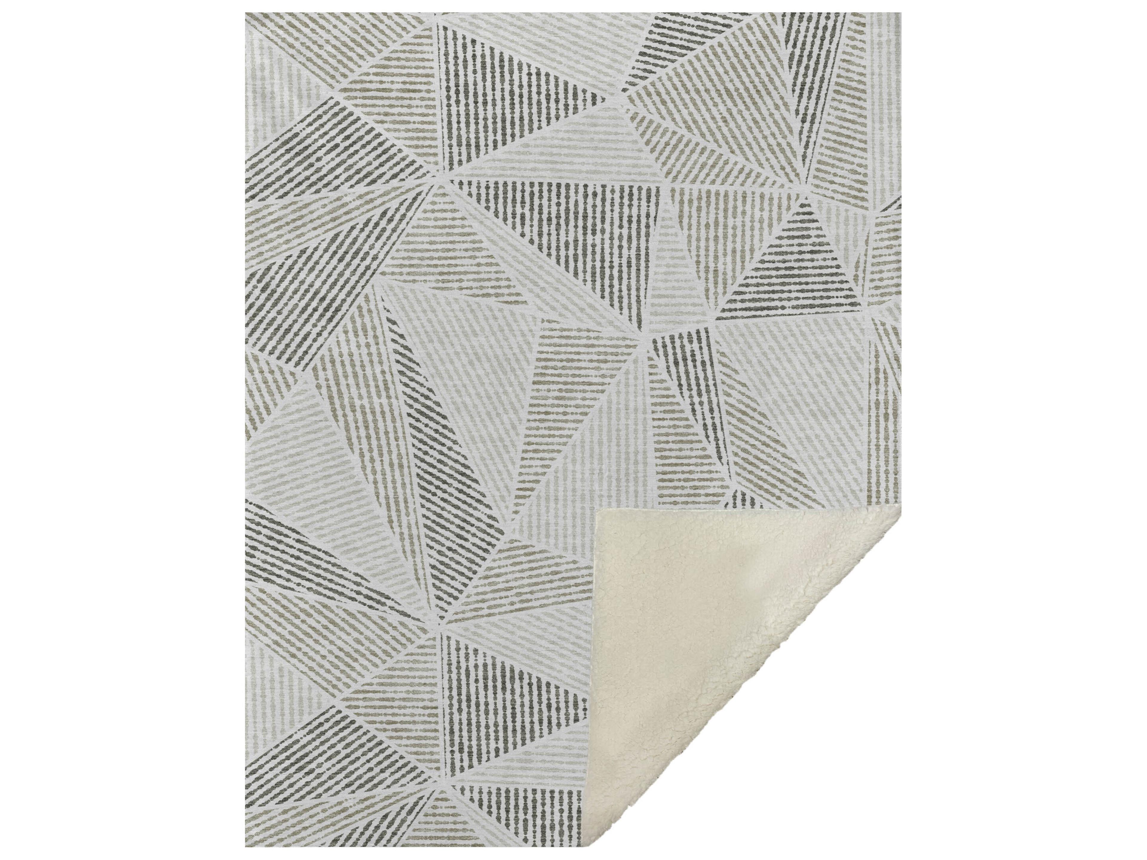 Dalyn Sherpa Brown Polyester Throw