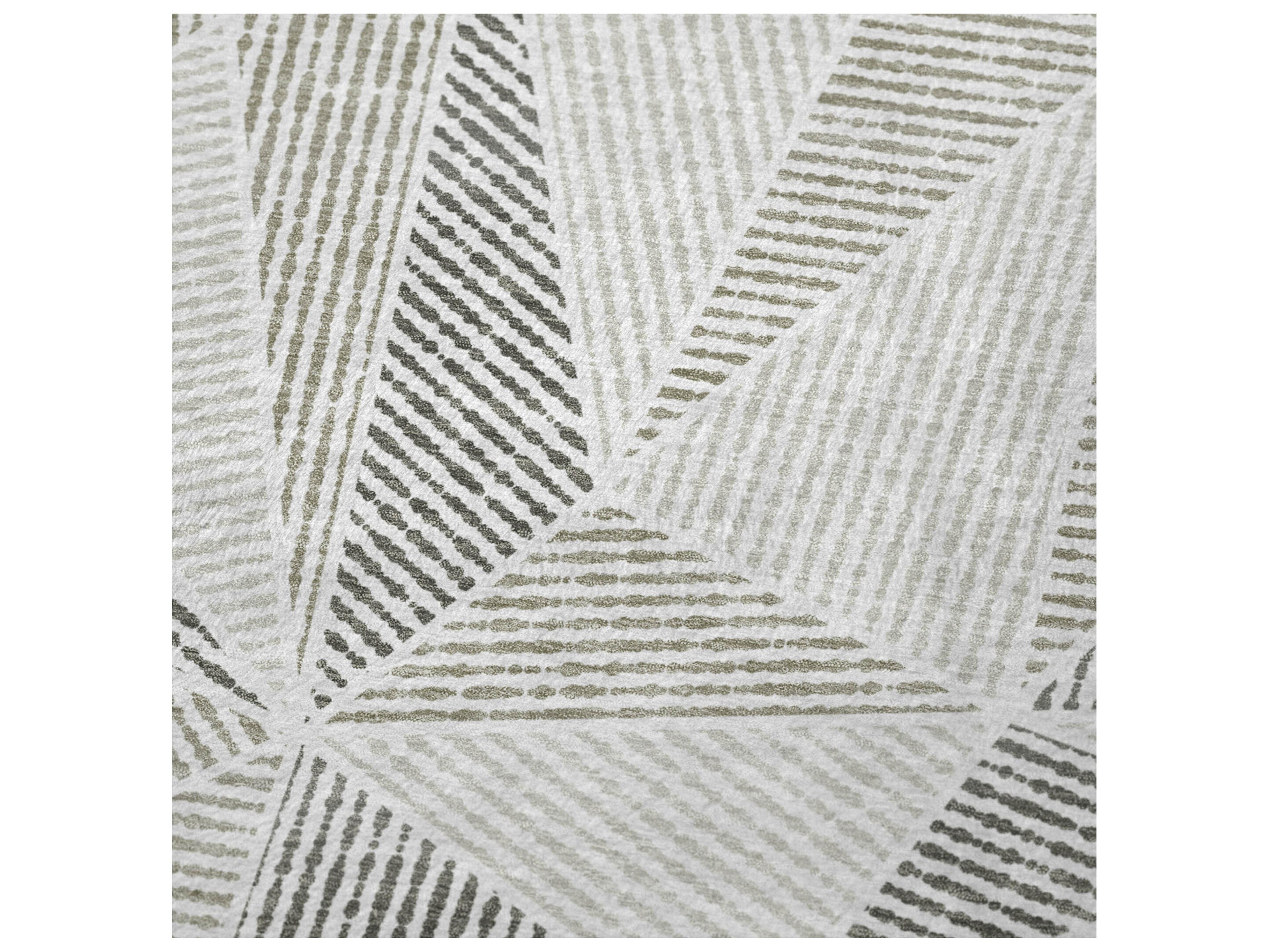 Dalyn Sherpa Brown Polyester Throw