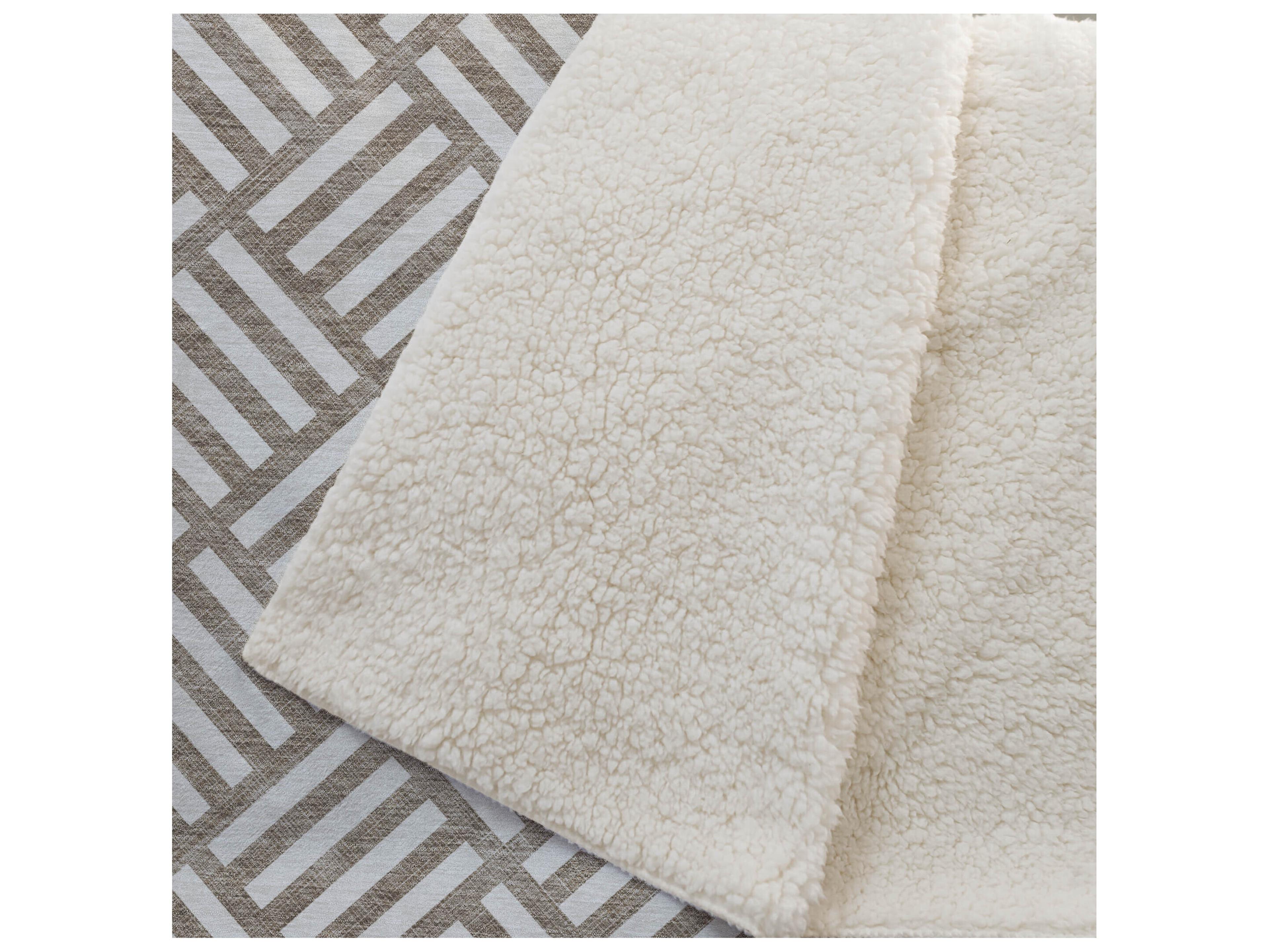 Dalyn Sherpa Brown Polyester Throw