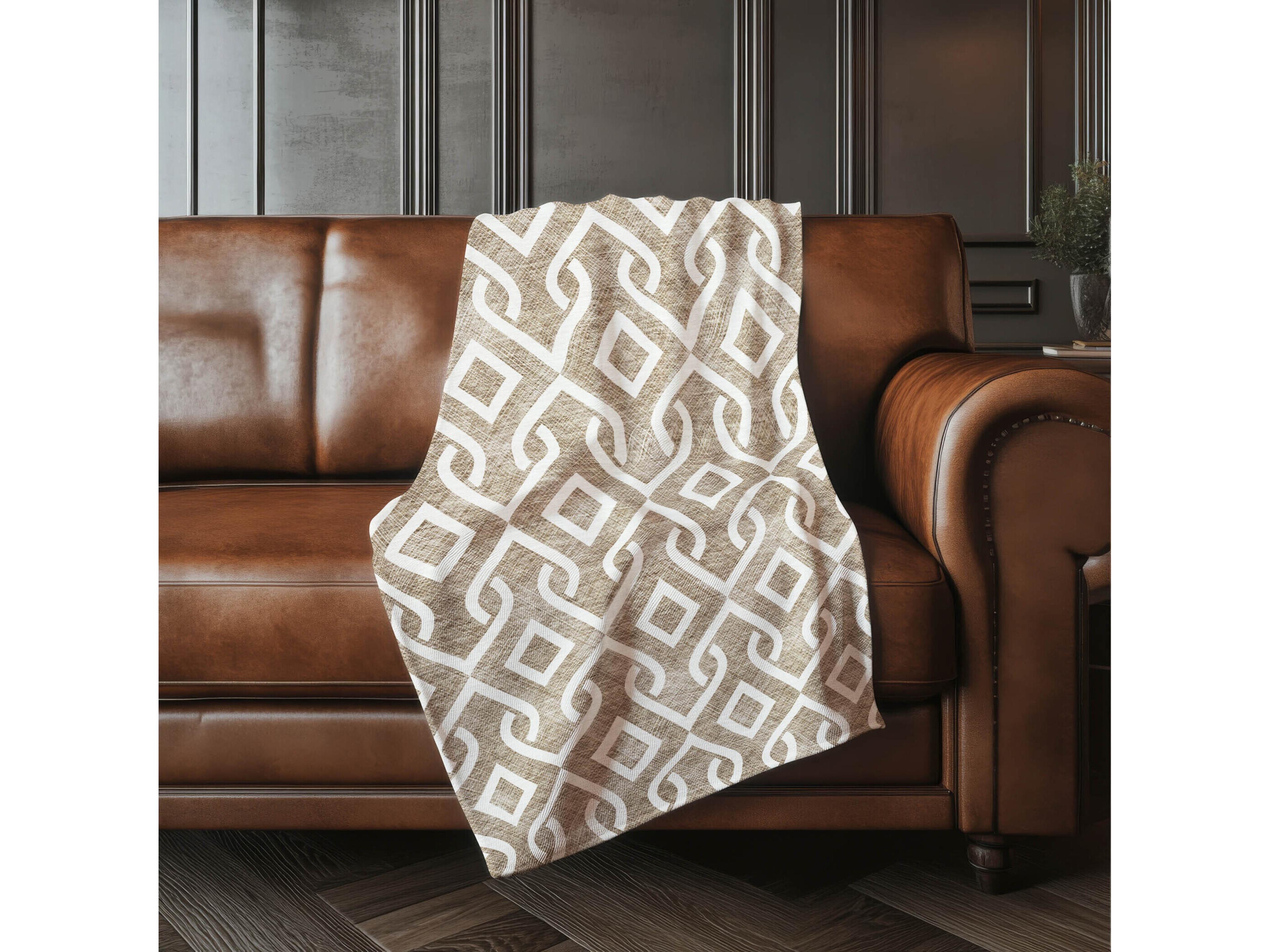 Dalyn Sherpa Brown Polyester Throw