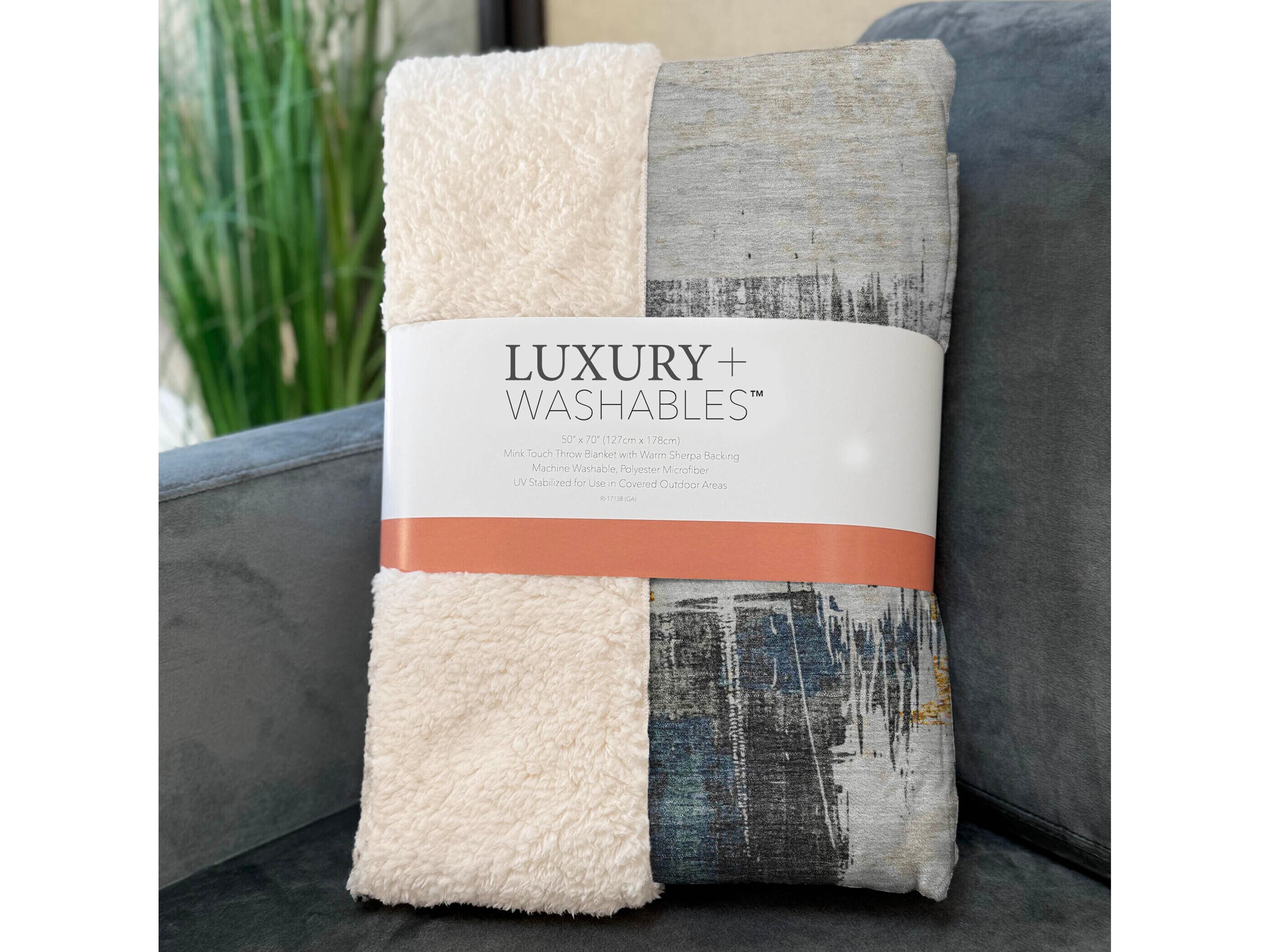 Dalyn Sherpa Gray Polyester Throw