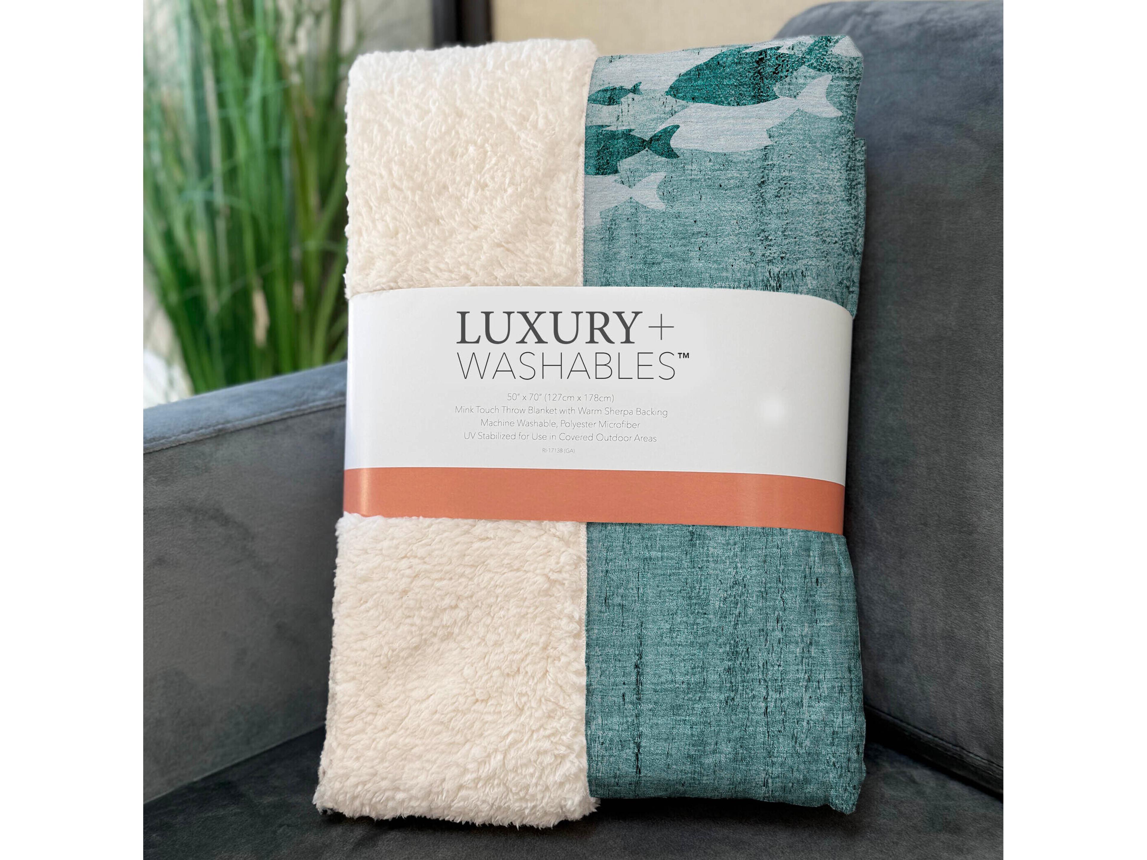 Dalyn Sherpa Teal Polyester Throw