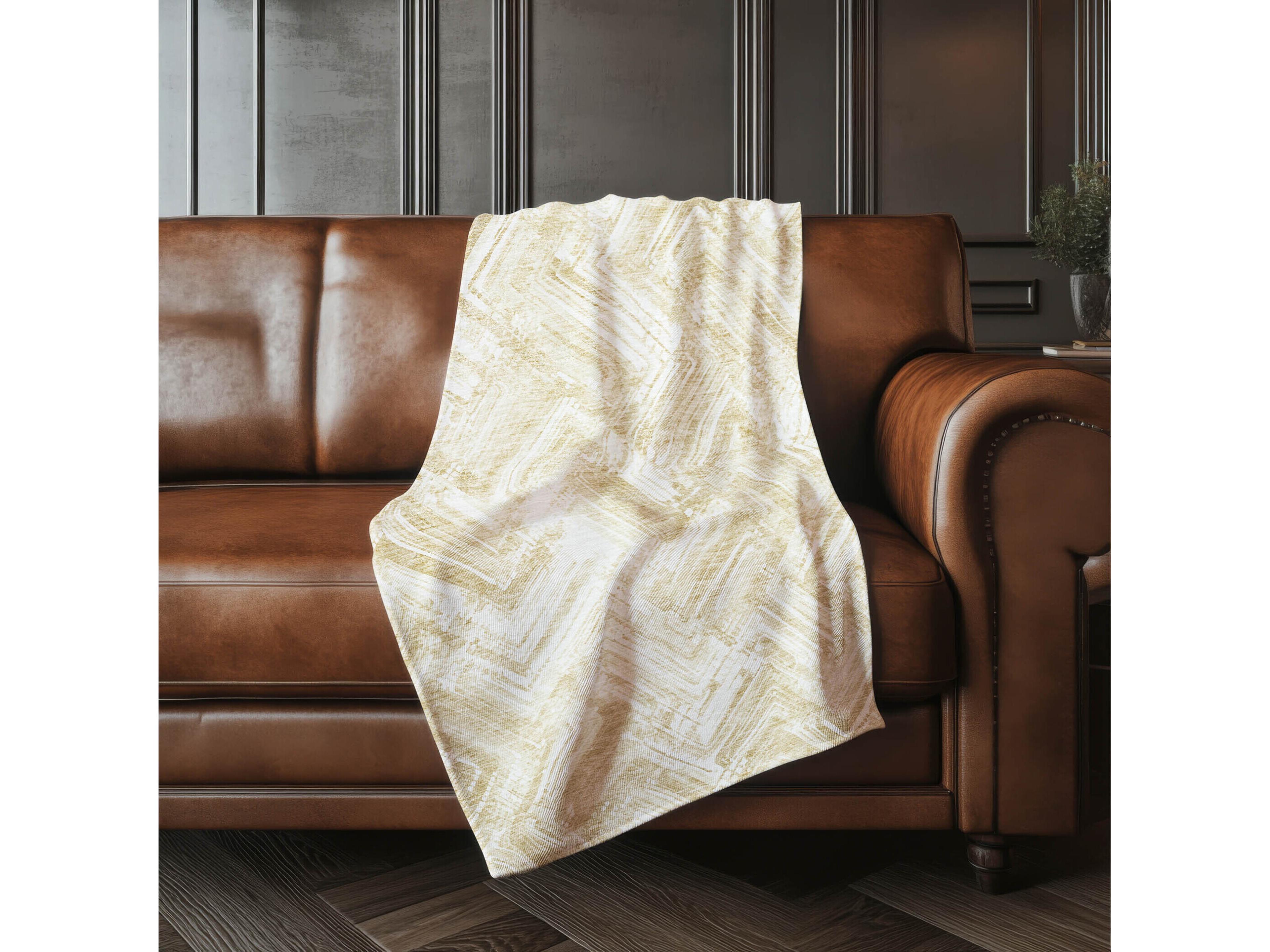 Dalyn Sherpa Brown Polyester Throw