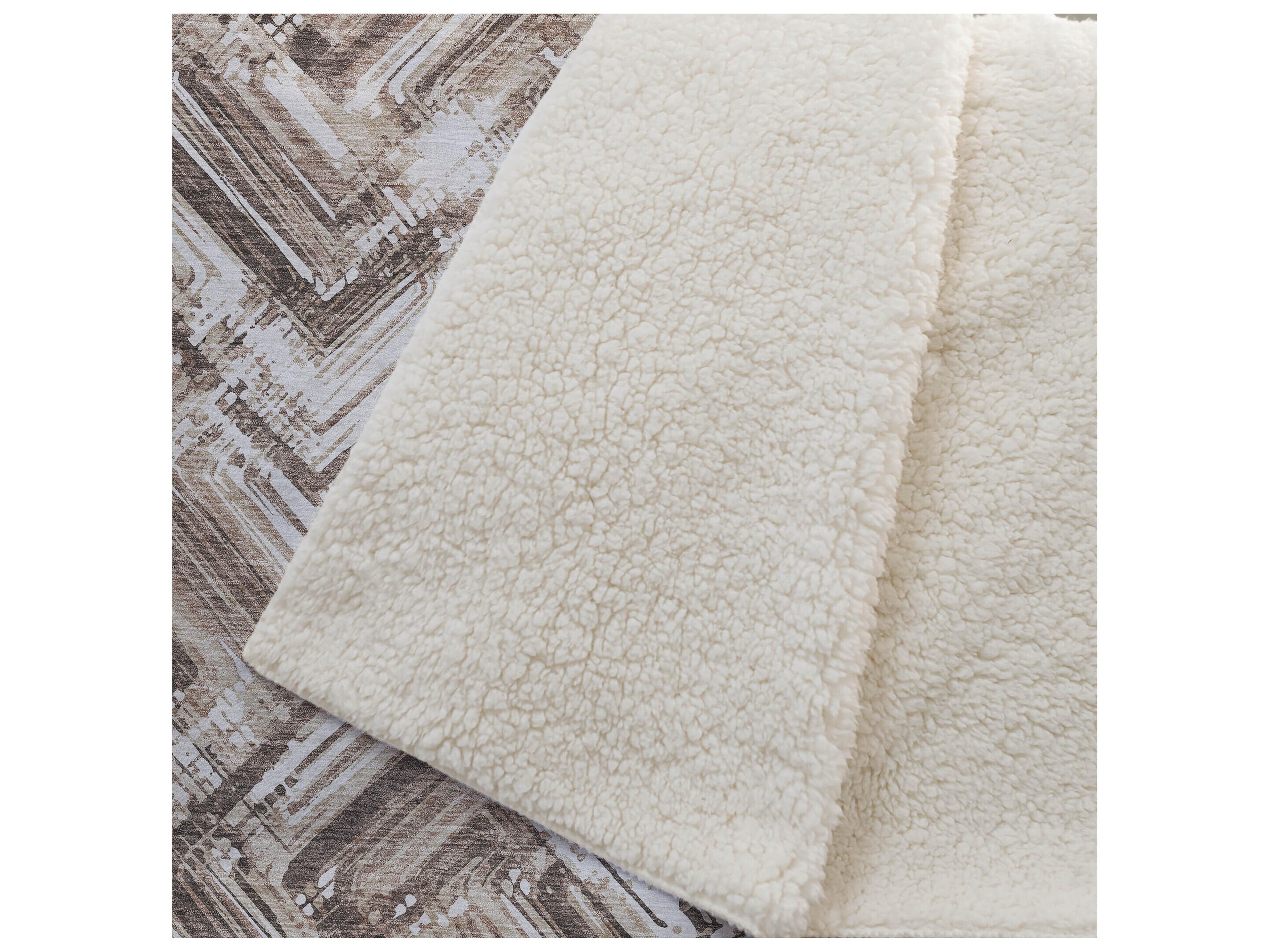 Dalyn Sherpa Brown Polyester Throw