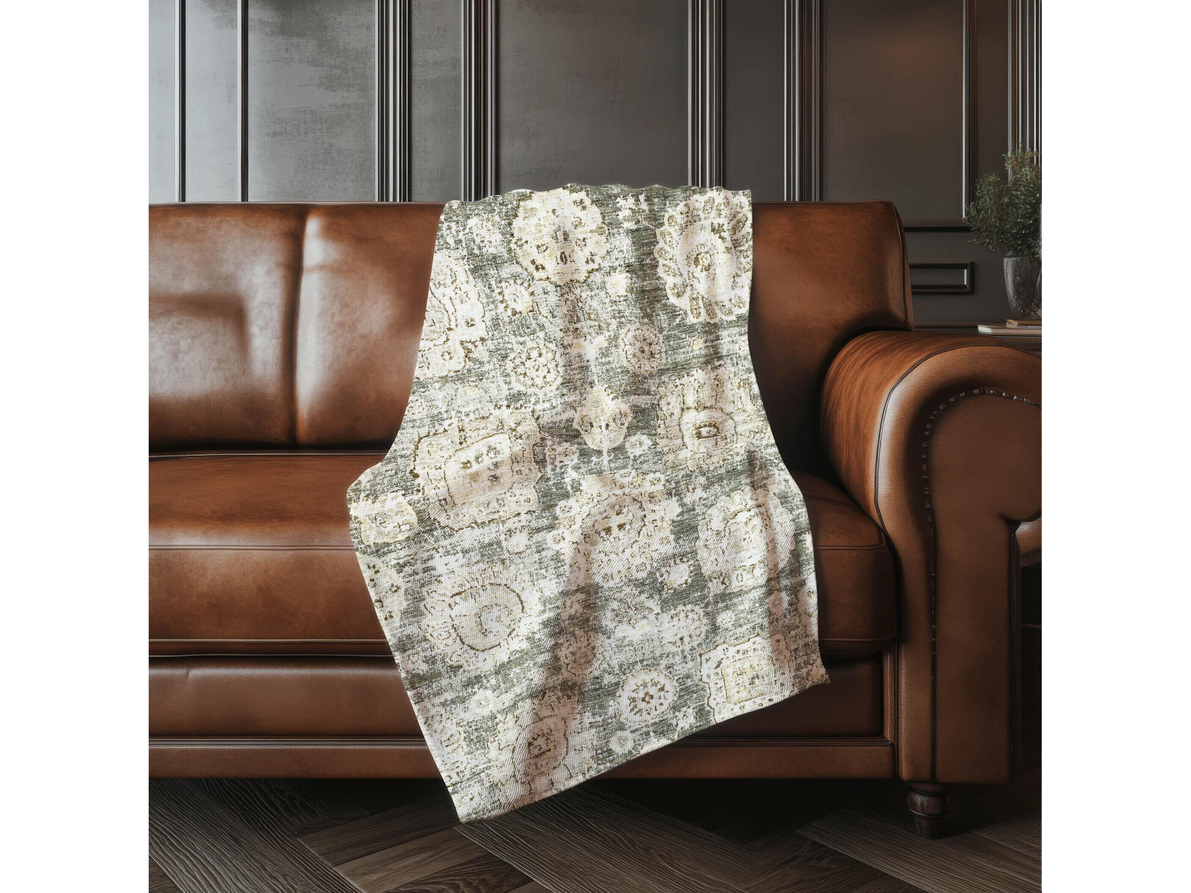 Dalyn Sherpa Brown Polyester Throw