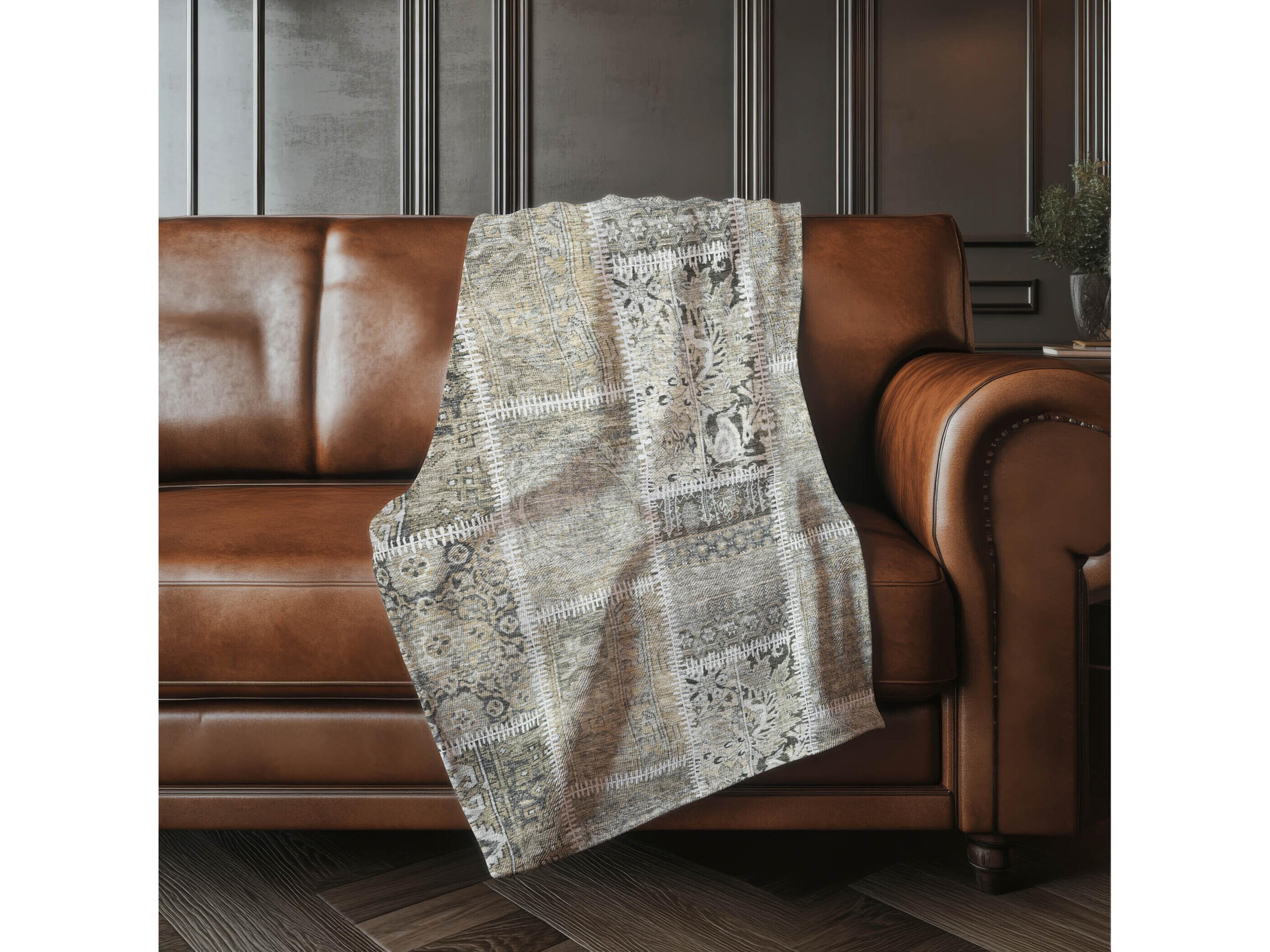 Dalyn Sherpa Brown Polyester Throw