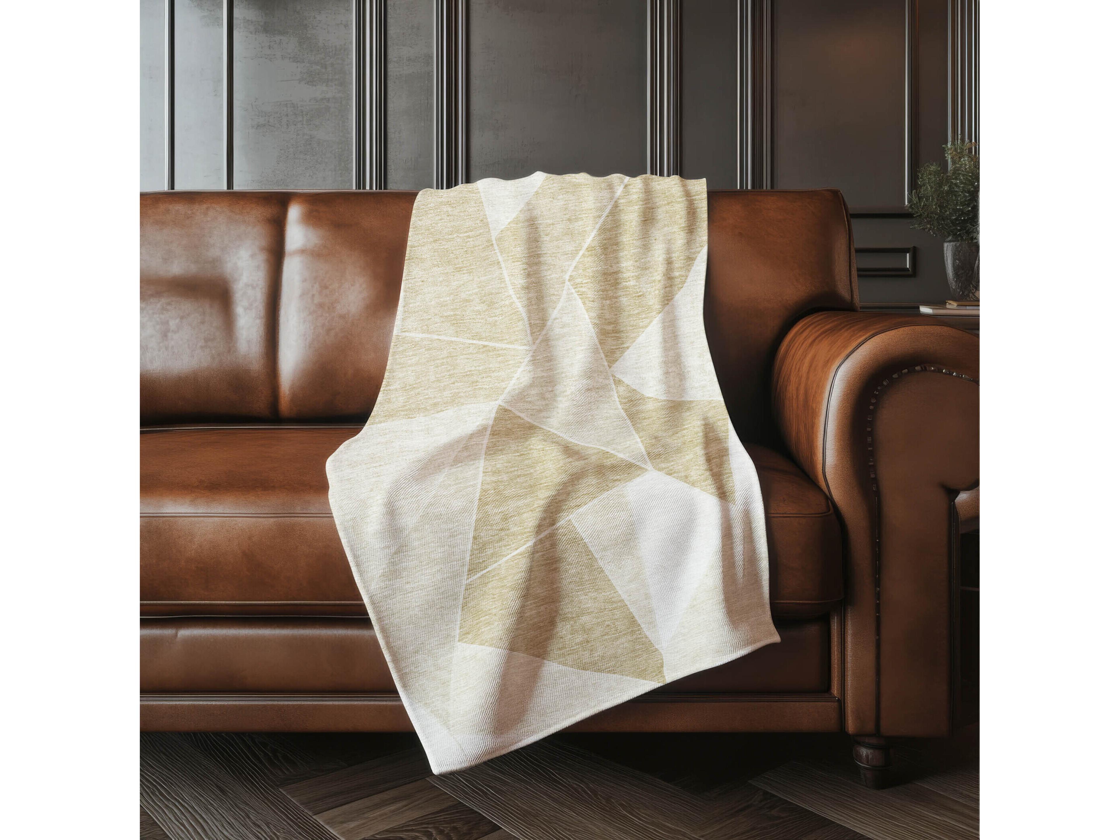 Dalyn Sherpa Brown Polyester Throw