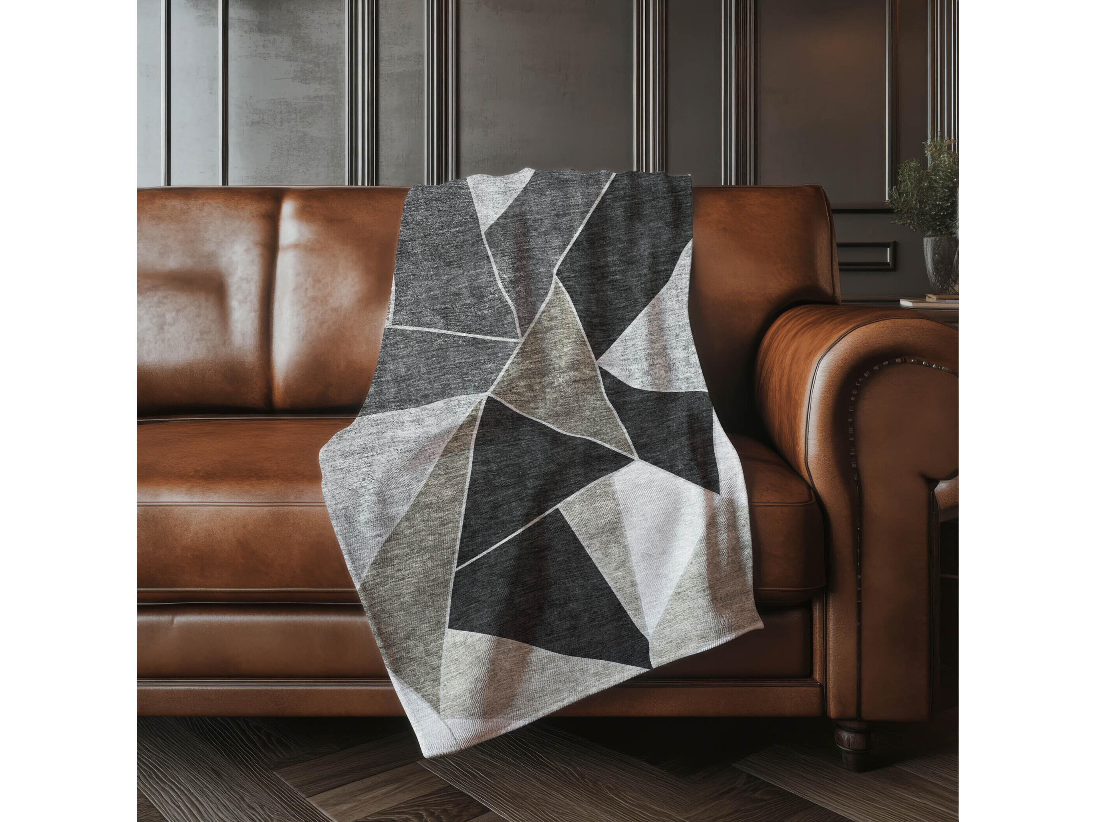 Dalyn Sherpa Brown Polyester Throw