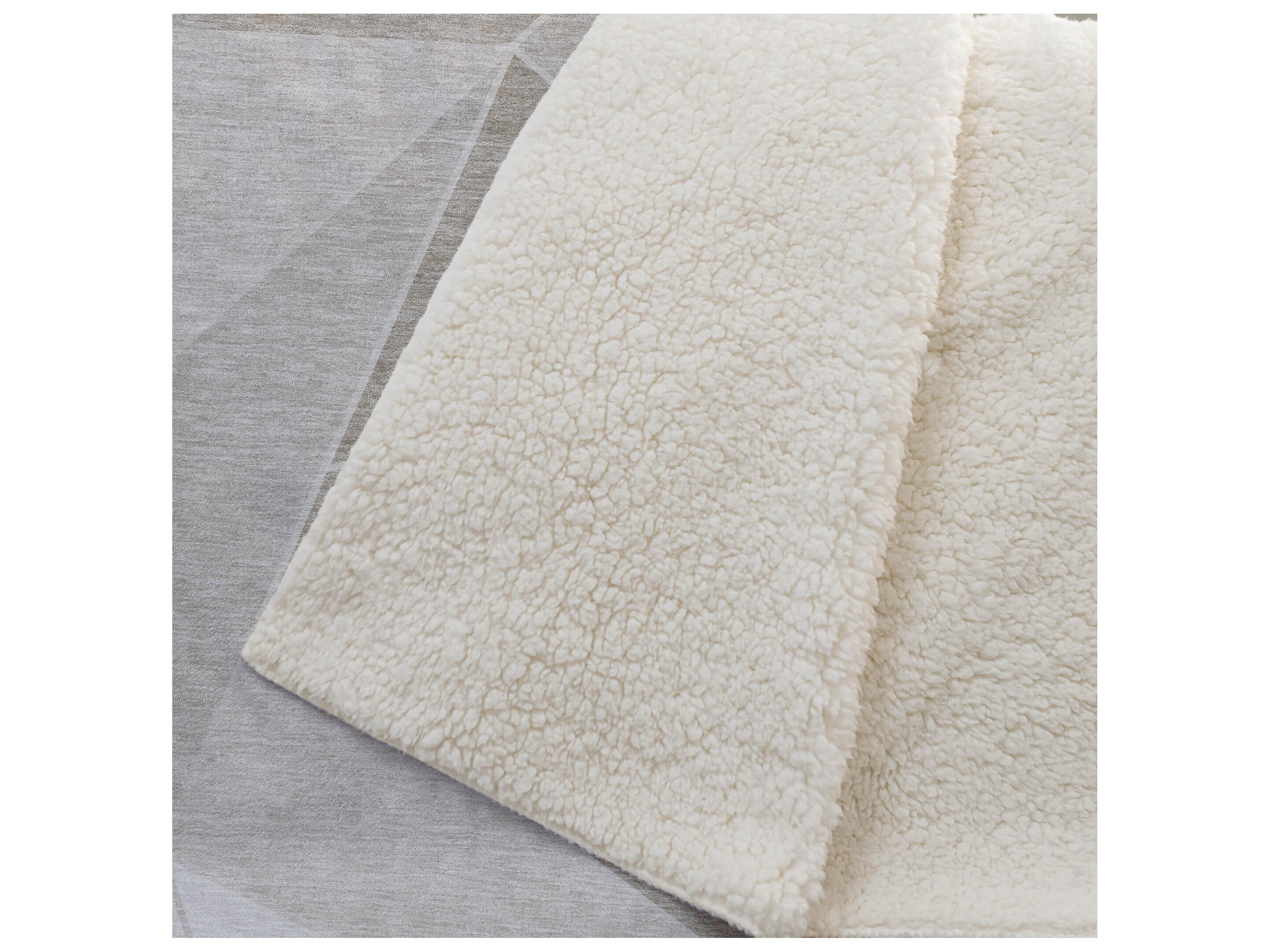 Dalyn Sherpa Brown Polyester Throw