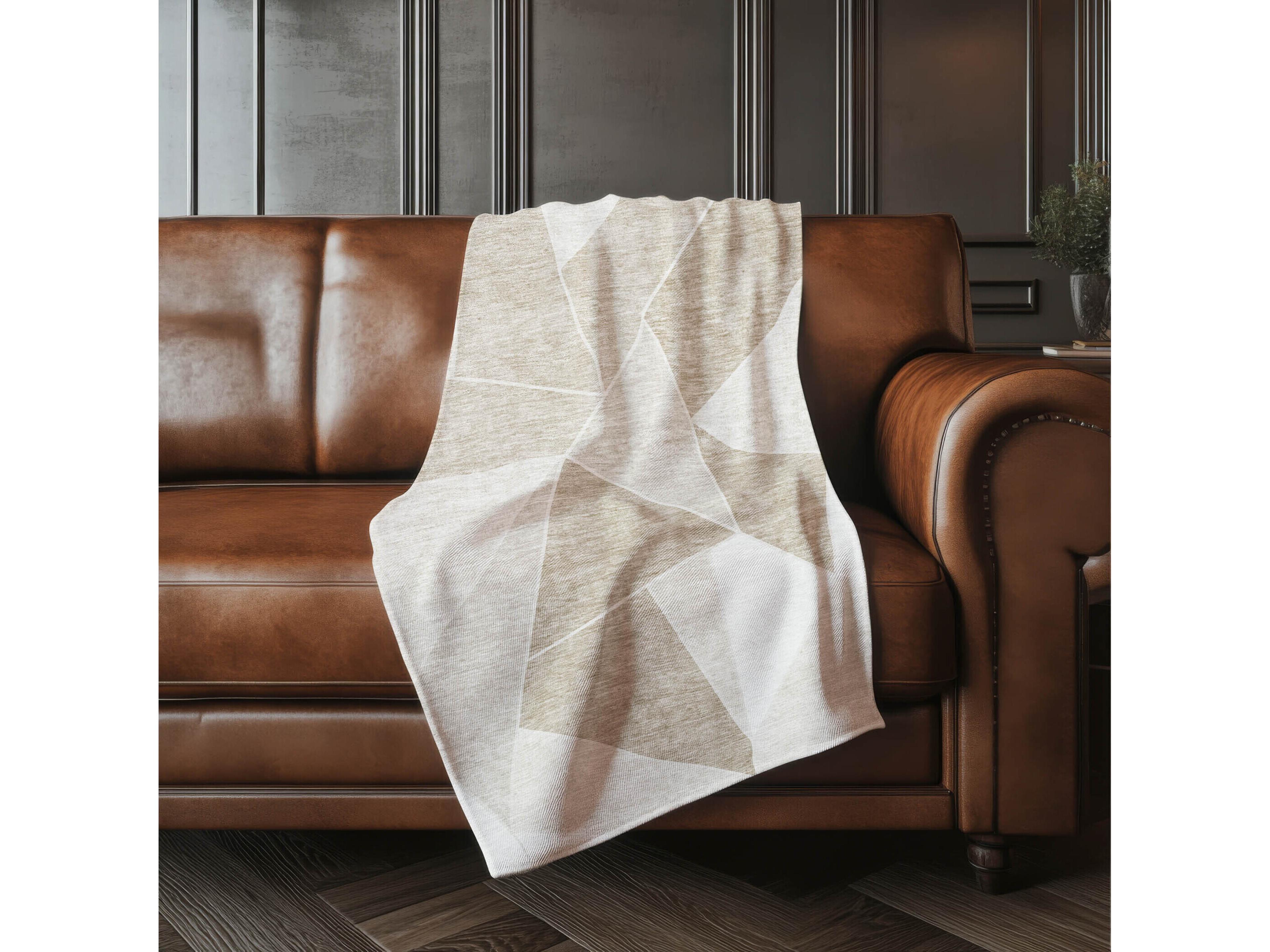 Dalyn Sherpa Brown Polyester Throw