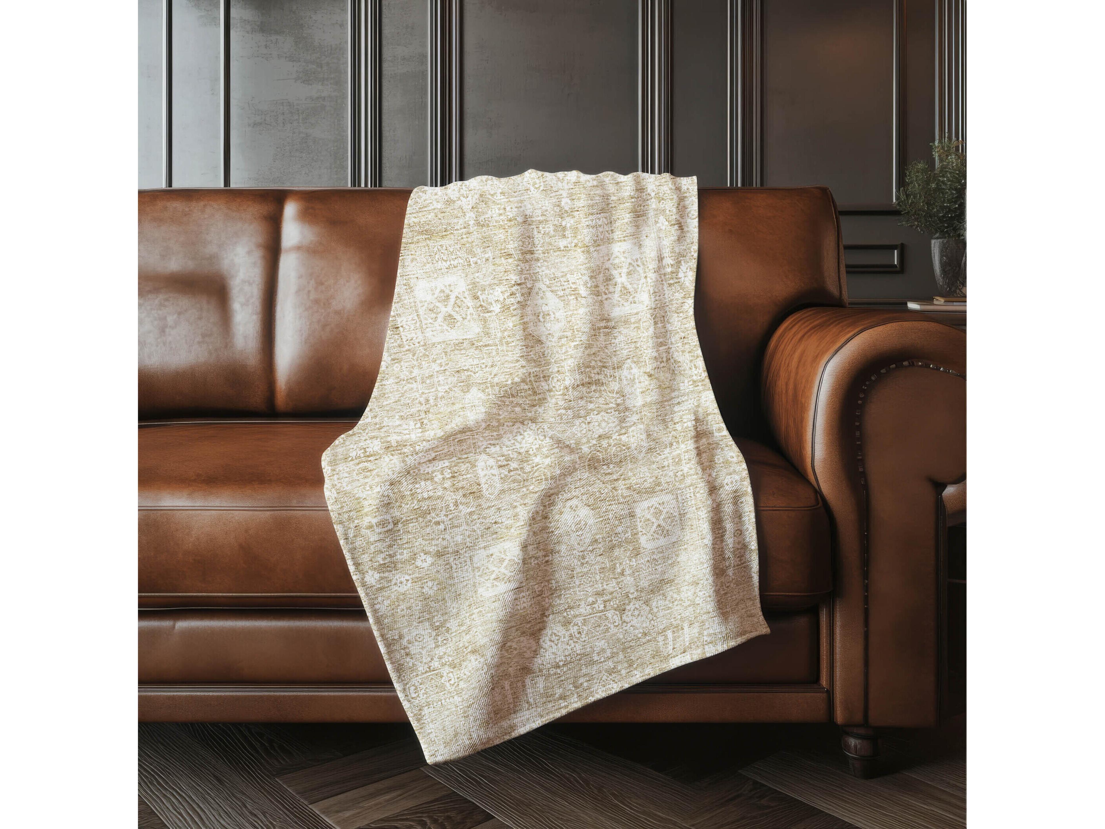 Dalyn Sherpa Brown Polyester Throw