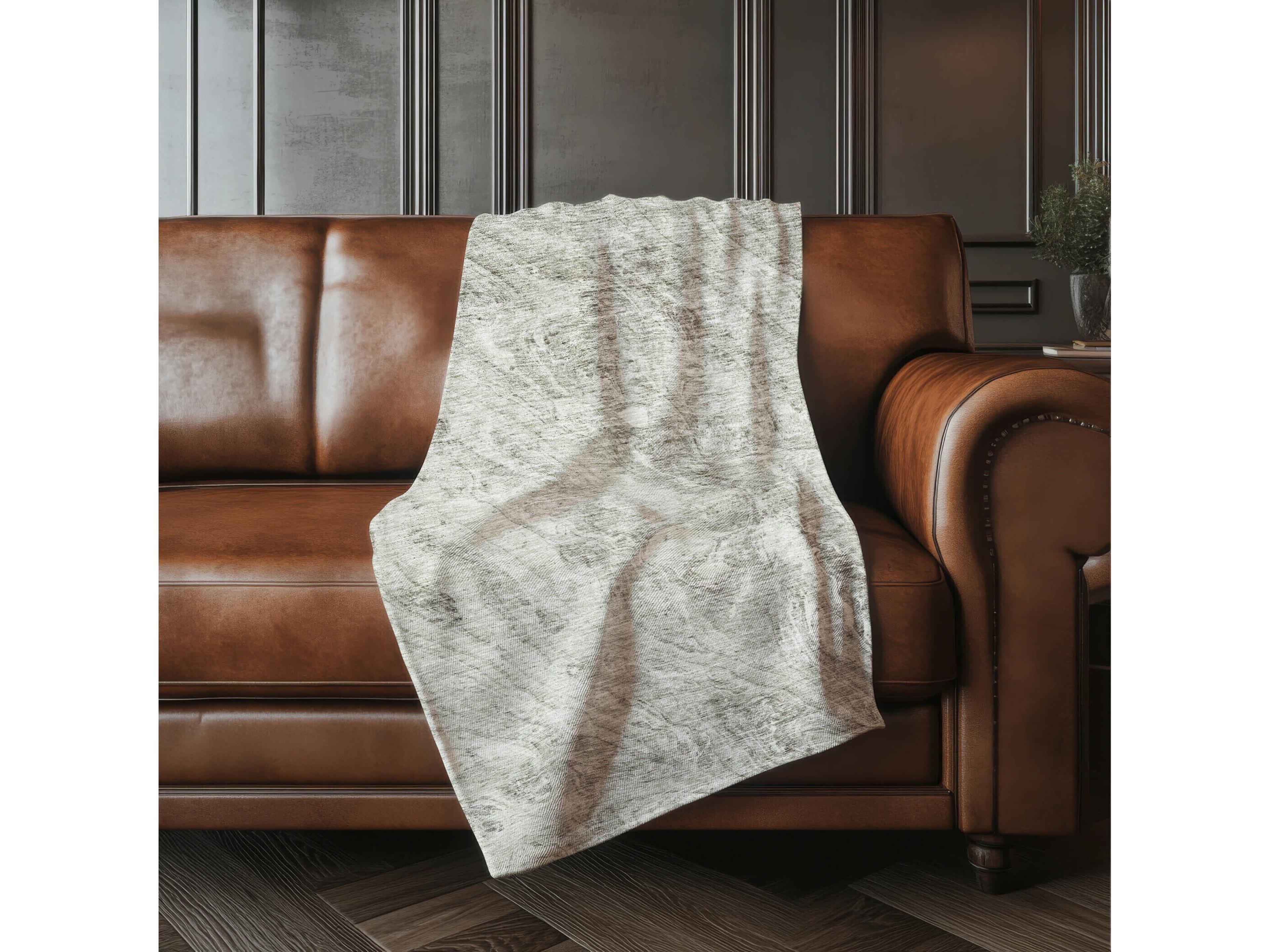 Dalyn Sherpa Brown Polyester Throw