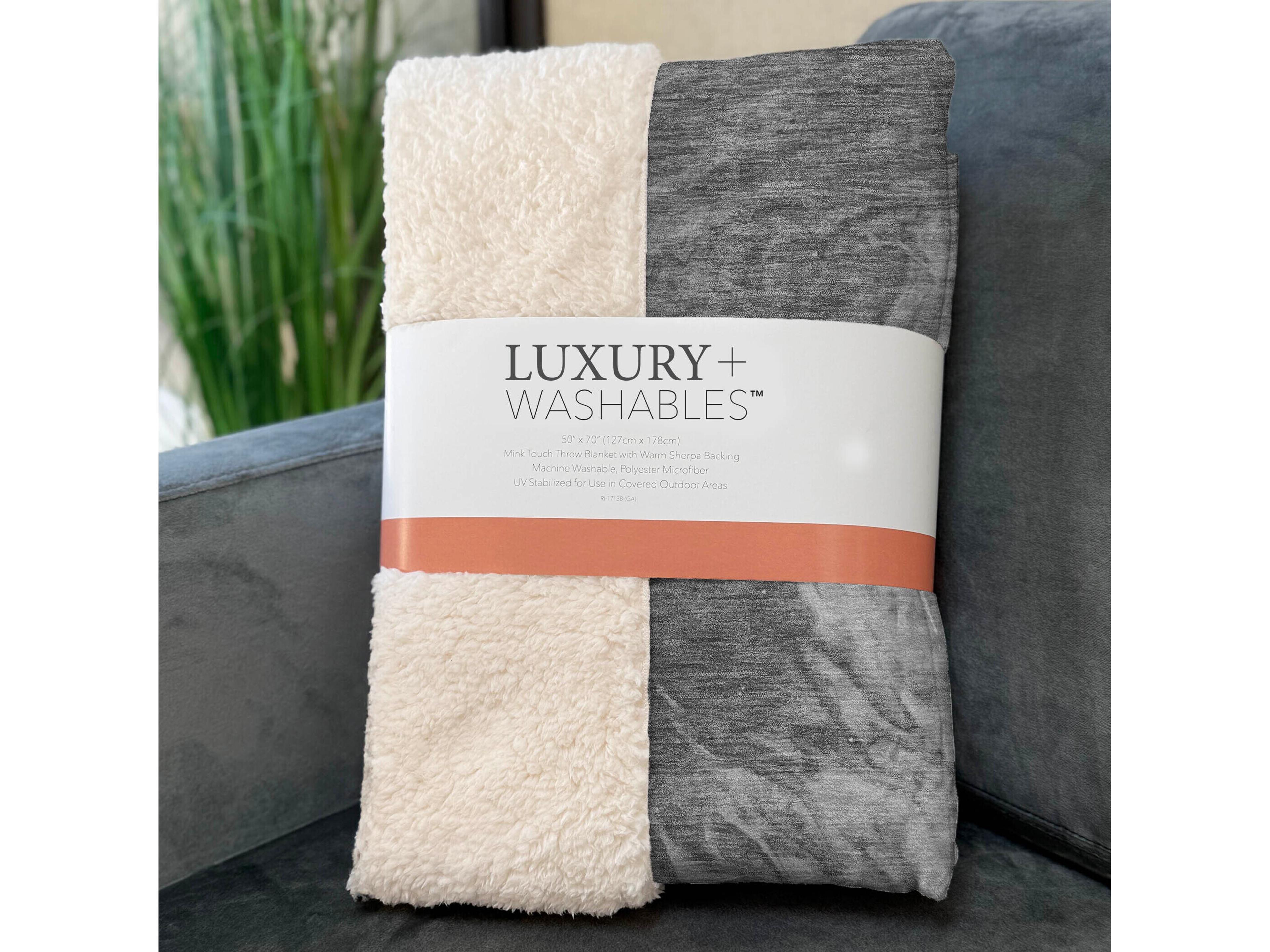 Dalyn Sherpa Gray Polyester Throw