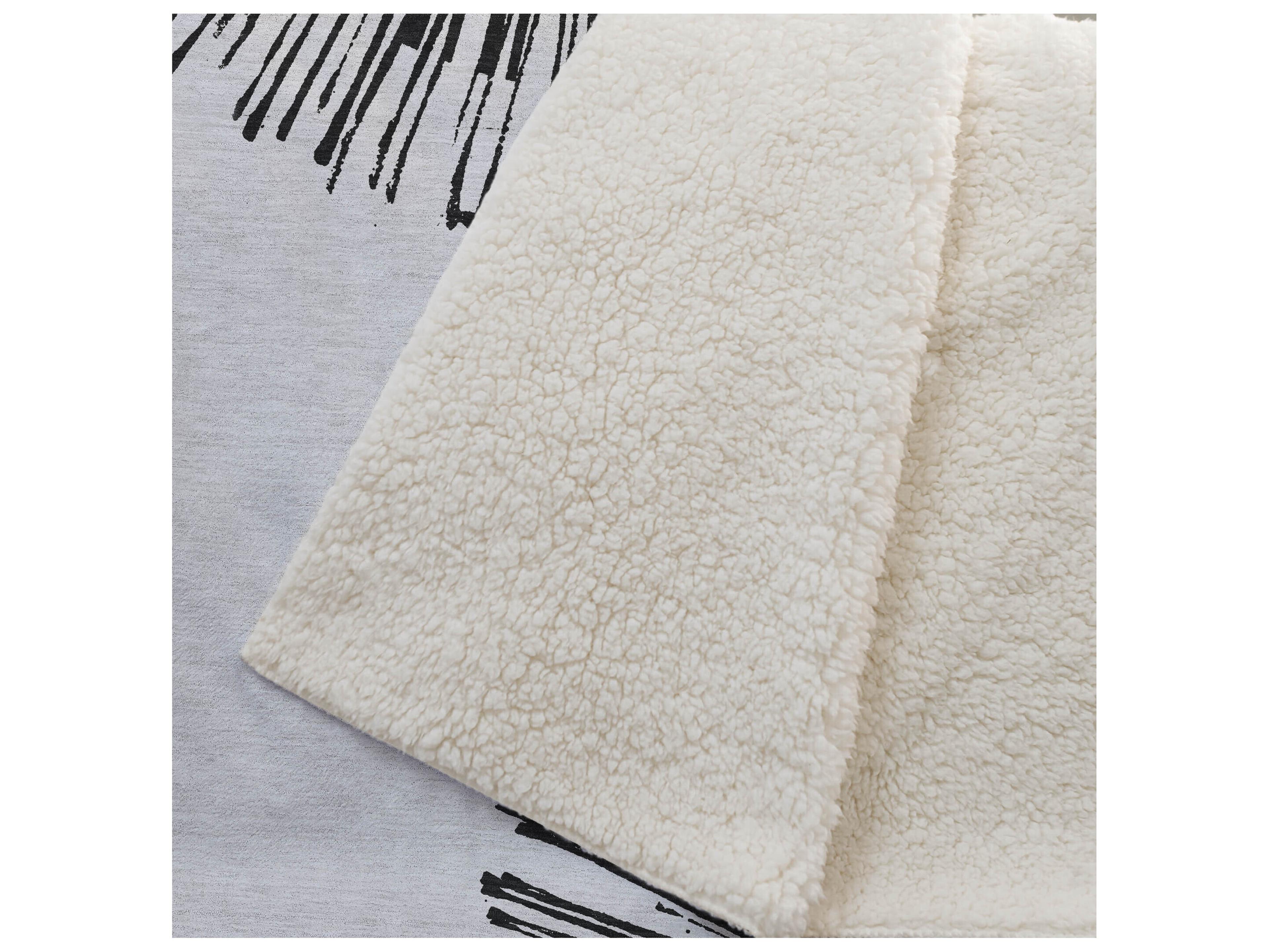 Dalyn Sherpa Black Polyester Throw