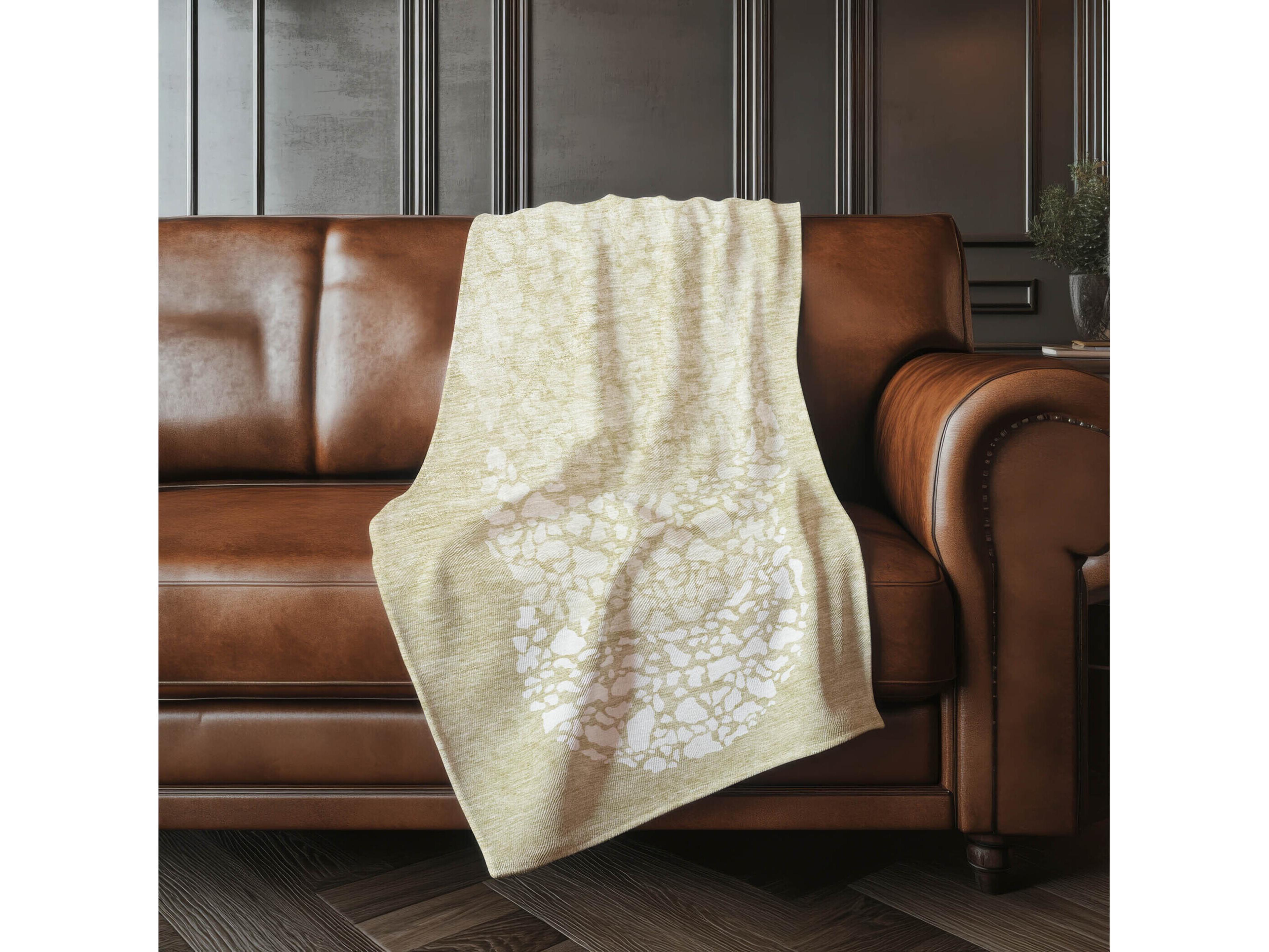 Dalyn Sherpa Brown Polyester Throw