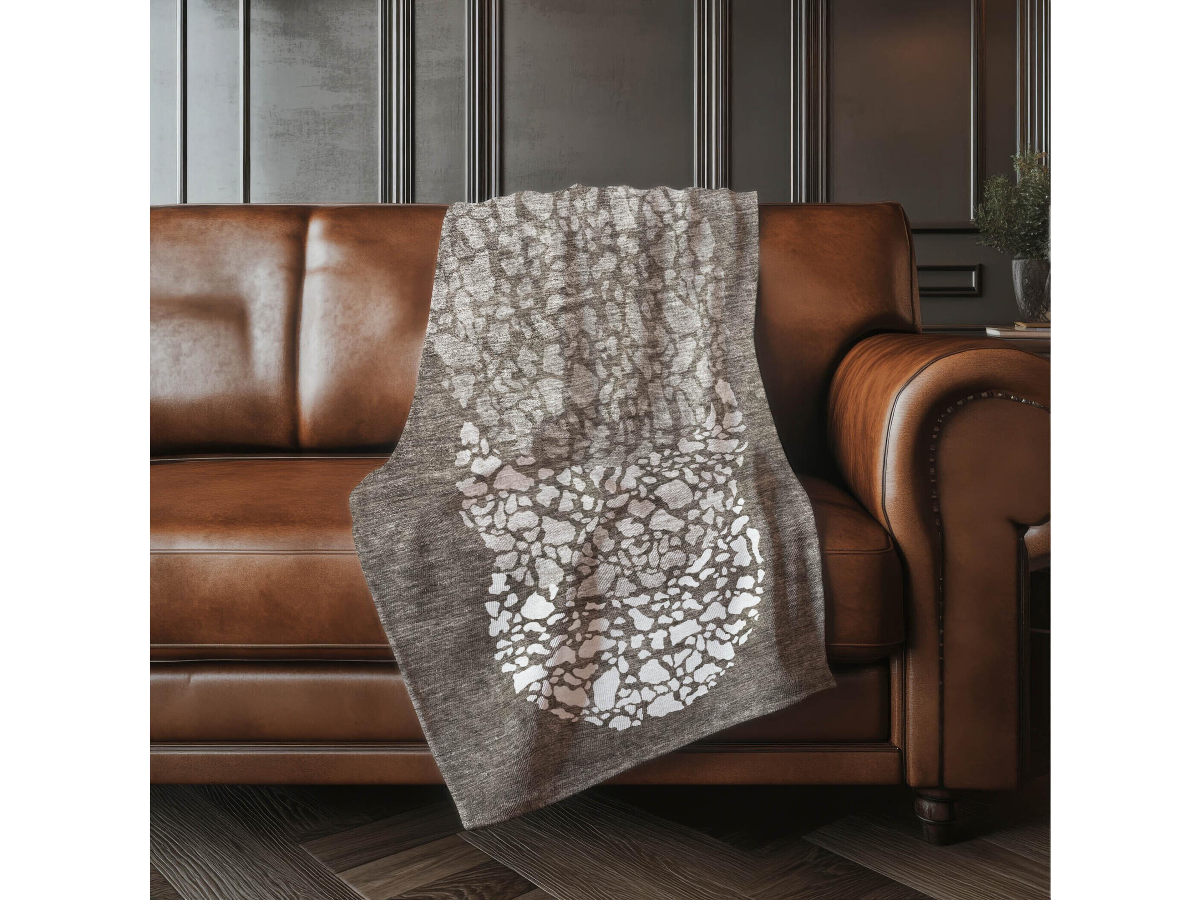 Dalyn Sherpa Brown Polyester Throw