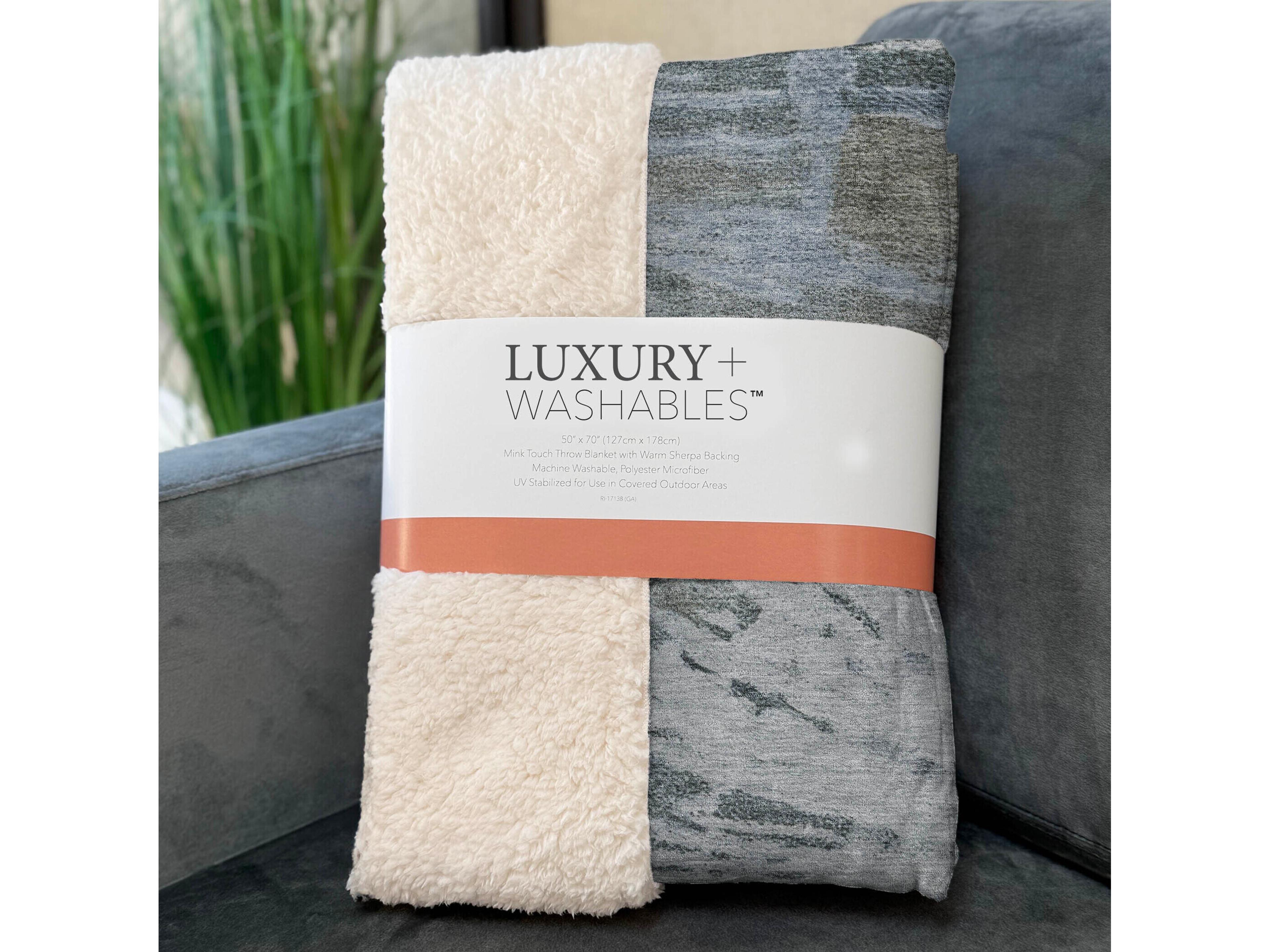 Dalyn Sherpa Blue Polyester Throw