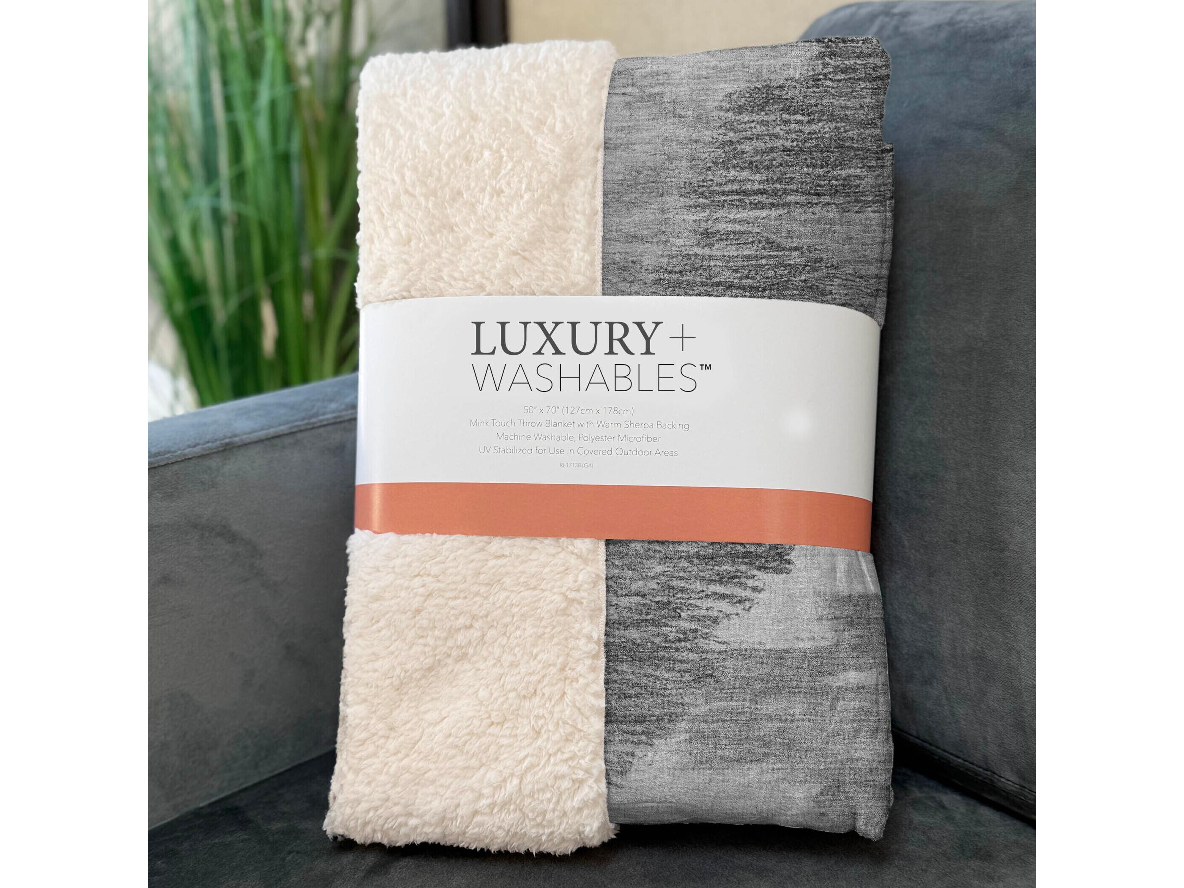 Dalyn Sherpa Gray Polyester Throw