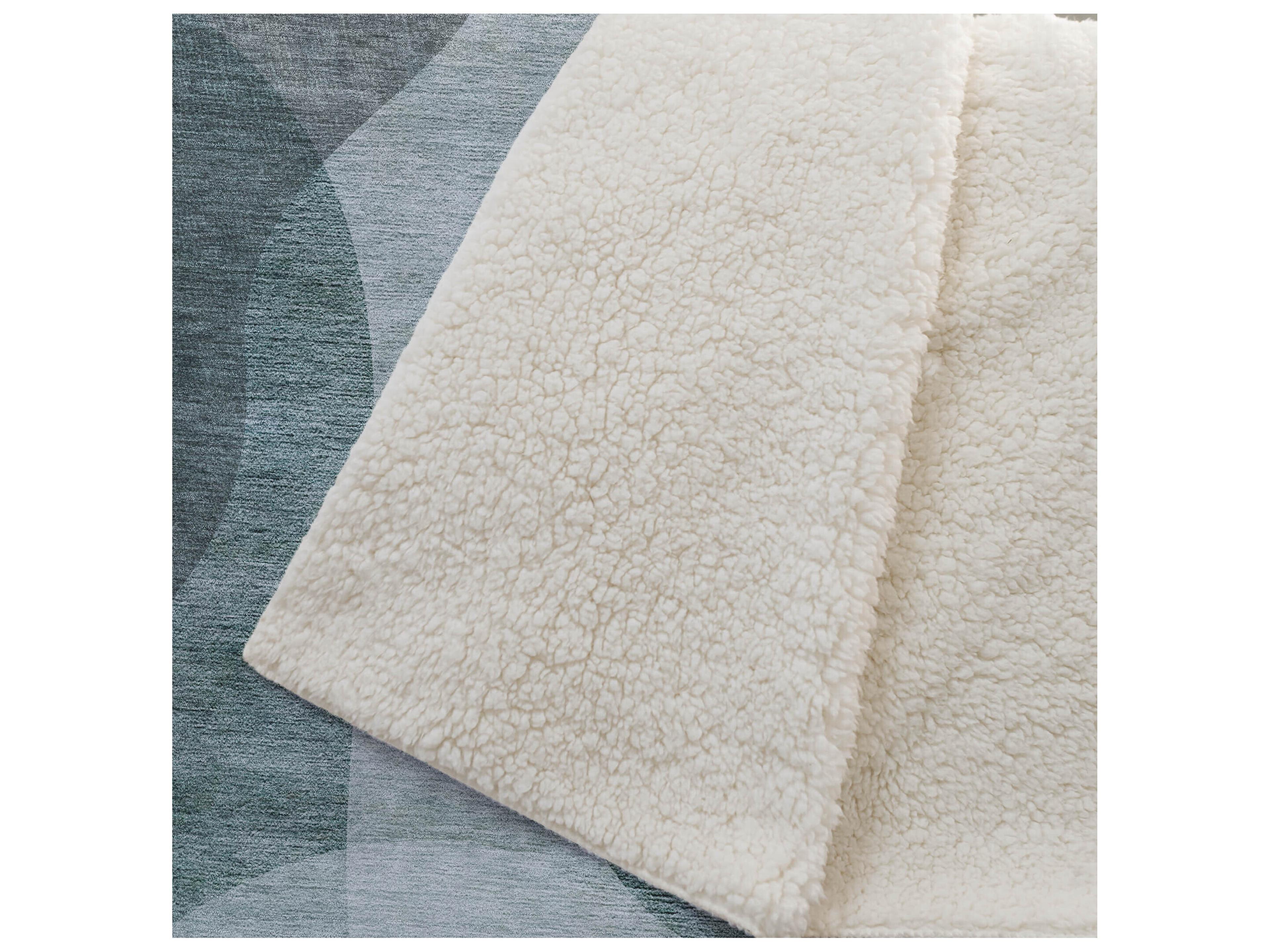 Dalyn Sherpa Green Polyester Throw