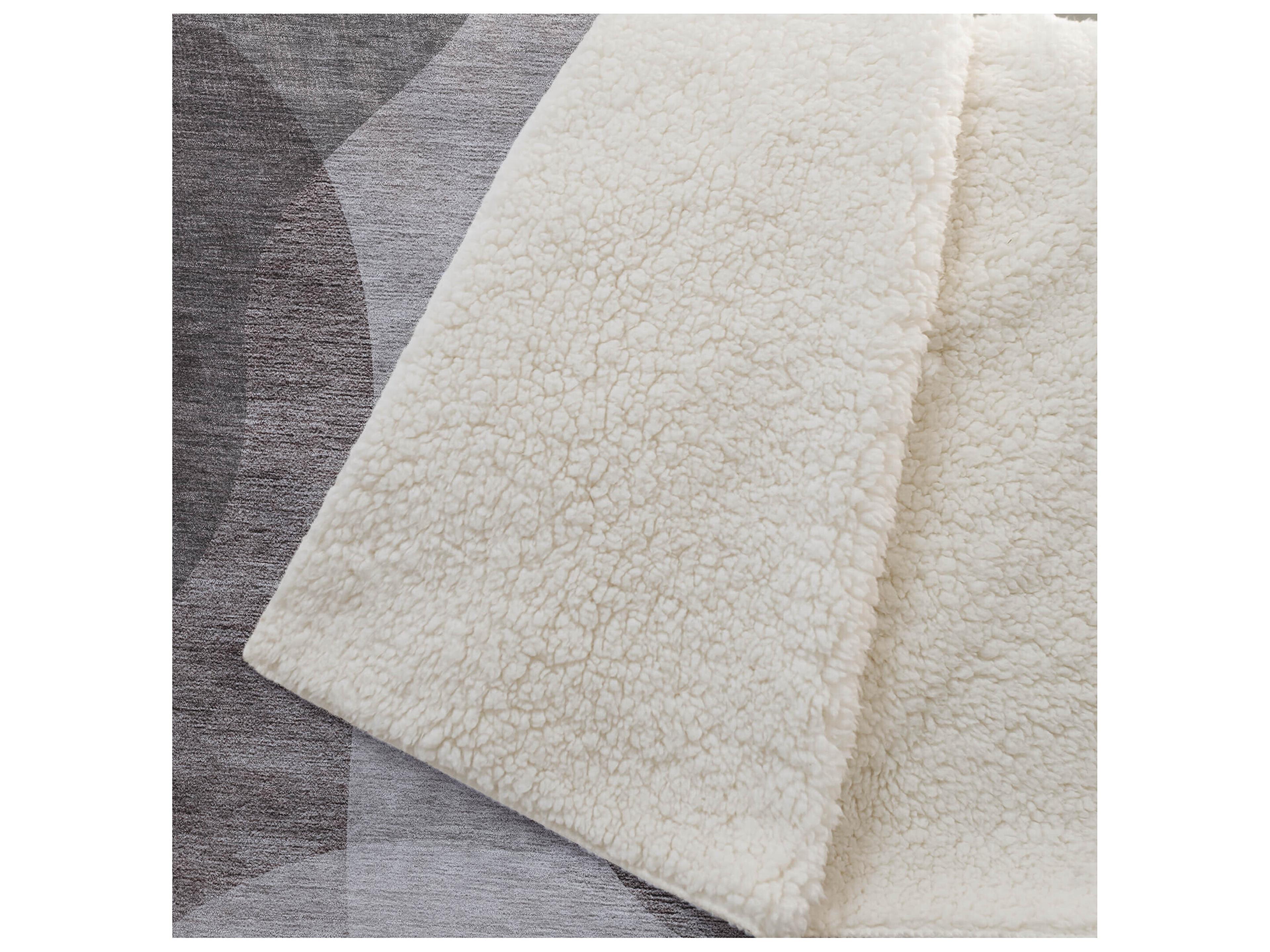 Dalyn Sherpa Brown Polyester Throw