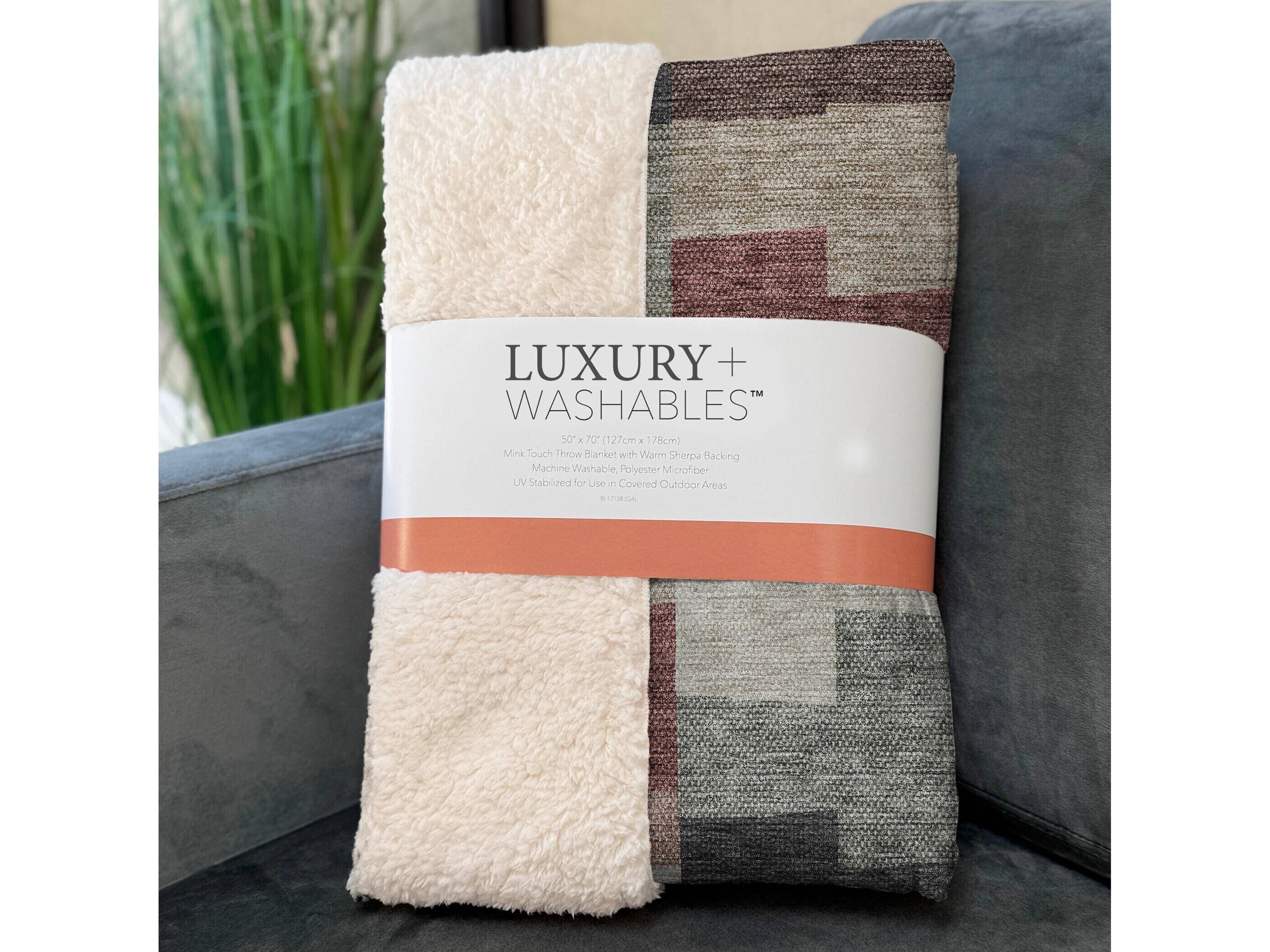 Dalyn Sherpa Orange Polyester Throw