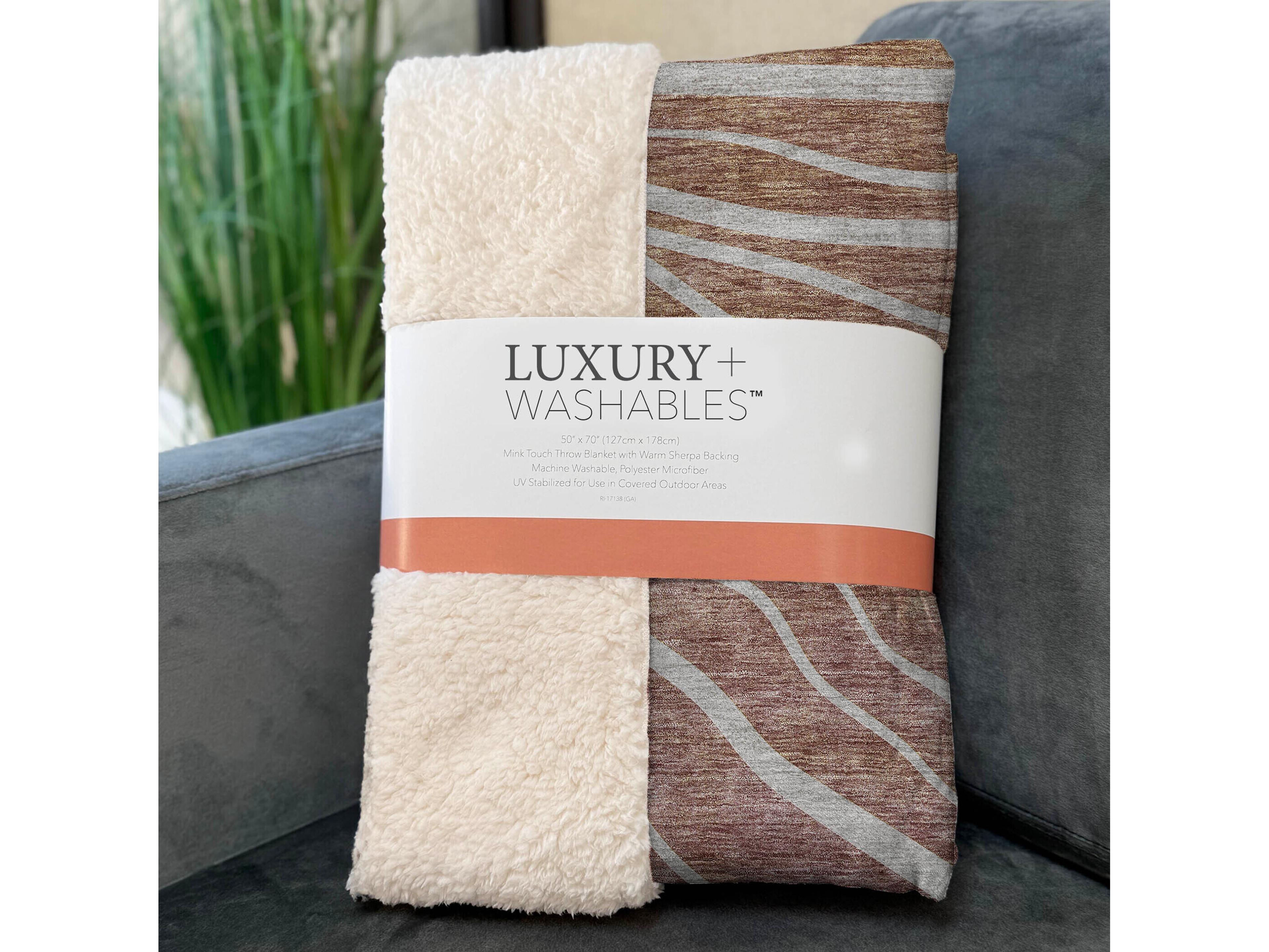 Dalyn Sherpa Orange Polyester Throw