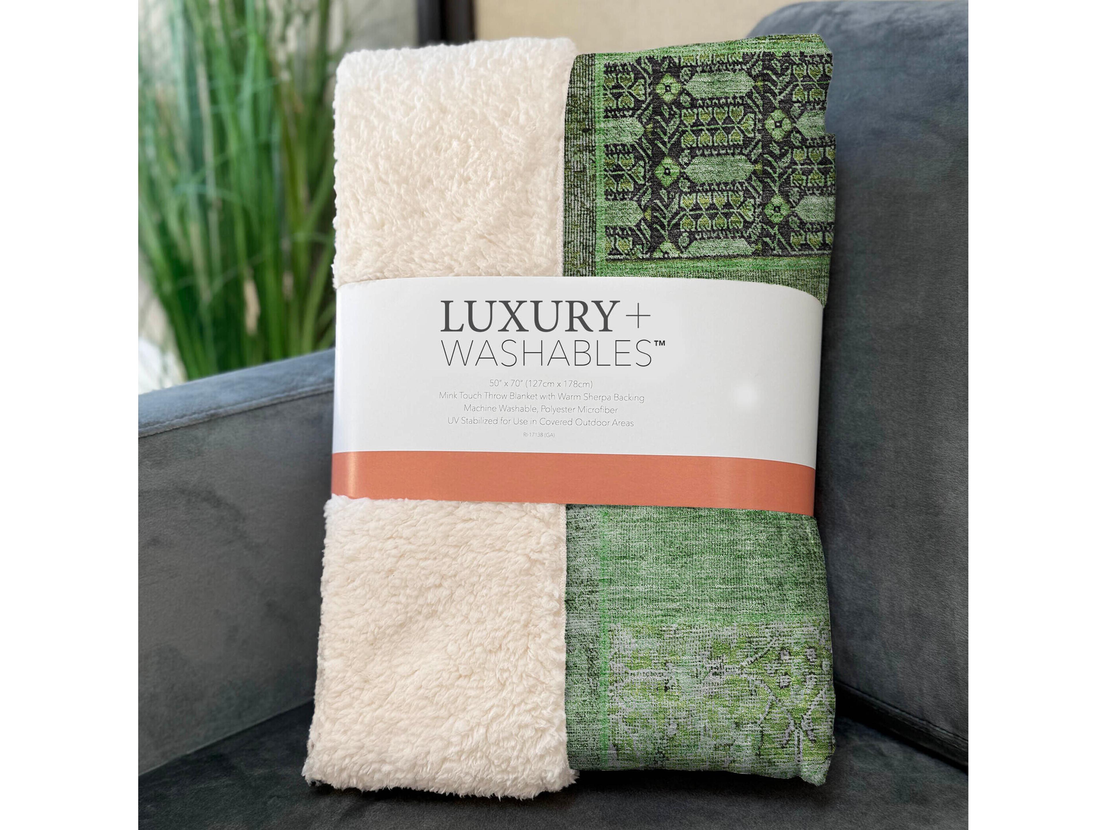 Dalyn Sherpa Green Polyester Throw