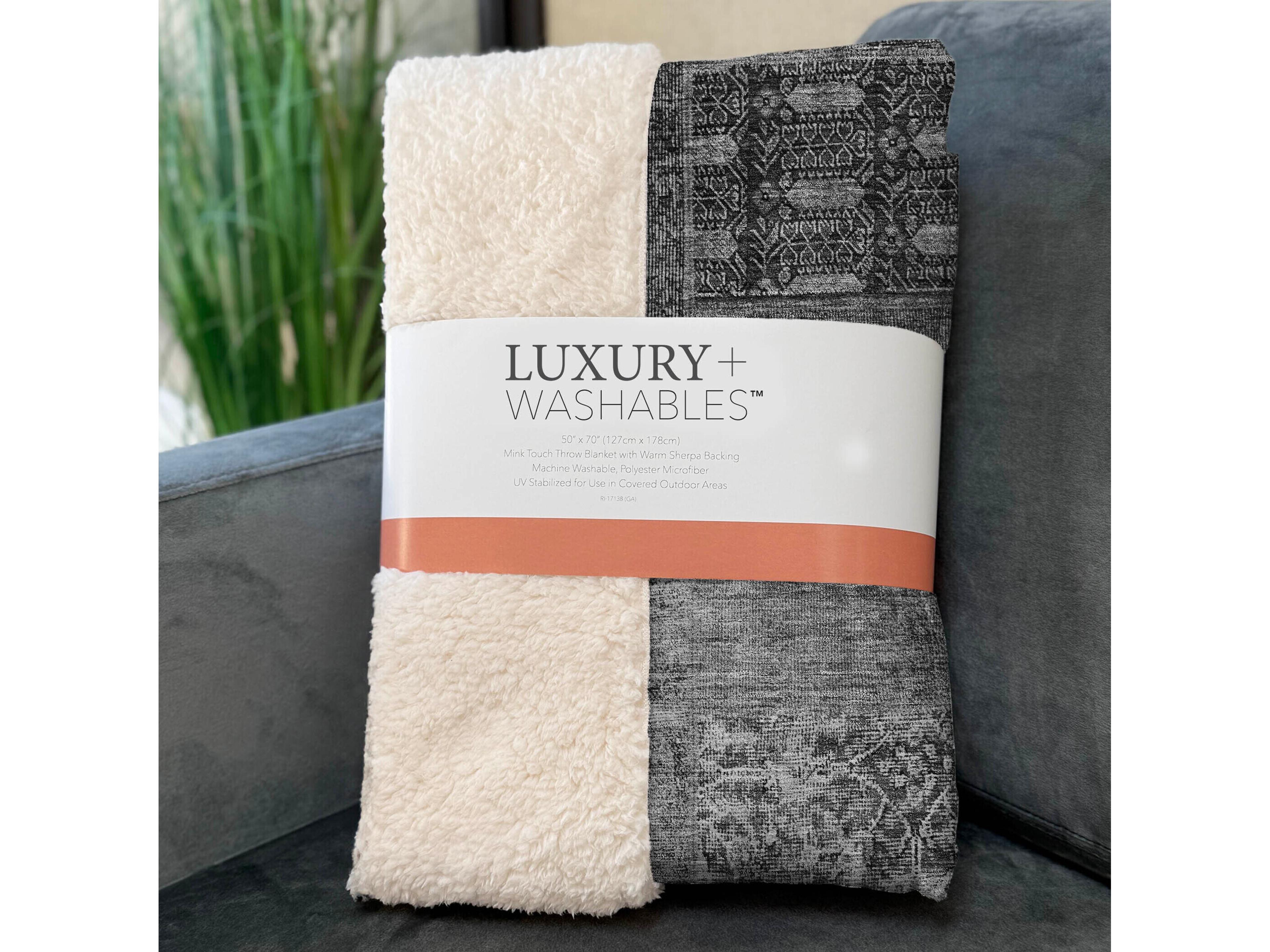 Dalyn Sherpa Gray Polyester Throw
