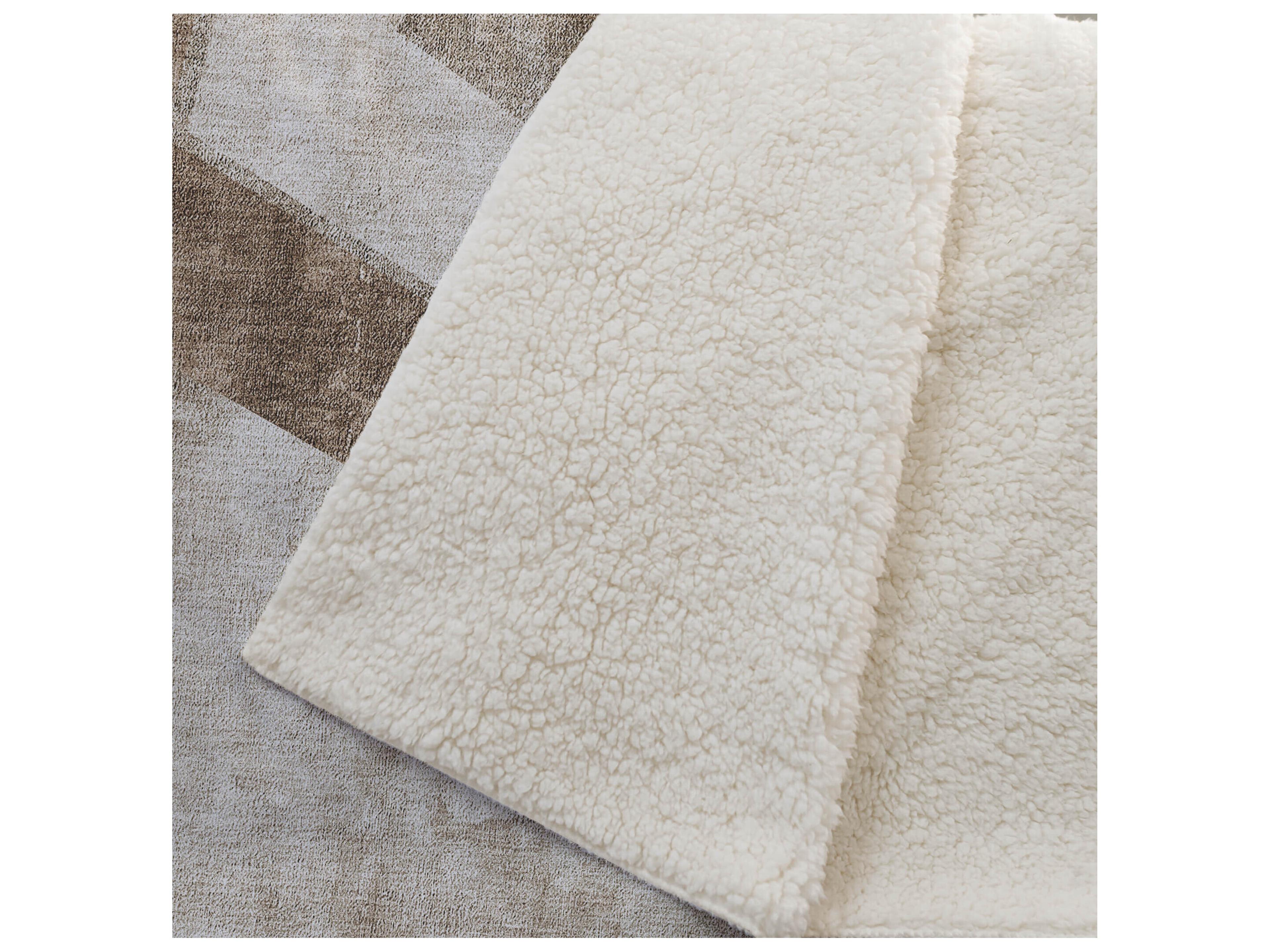 Dalyn Sherpa Brown Polyester Throw
