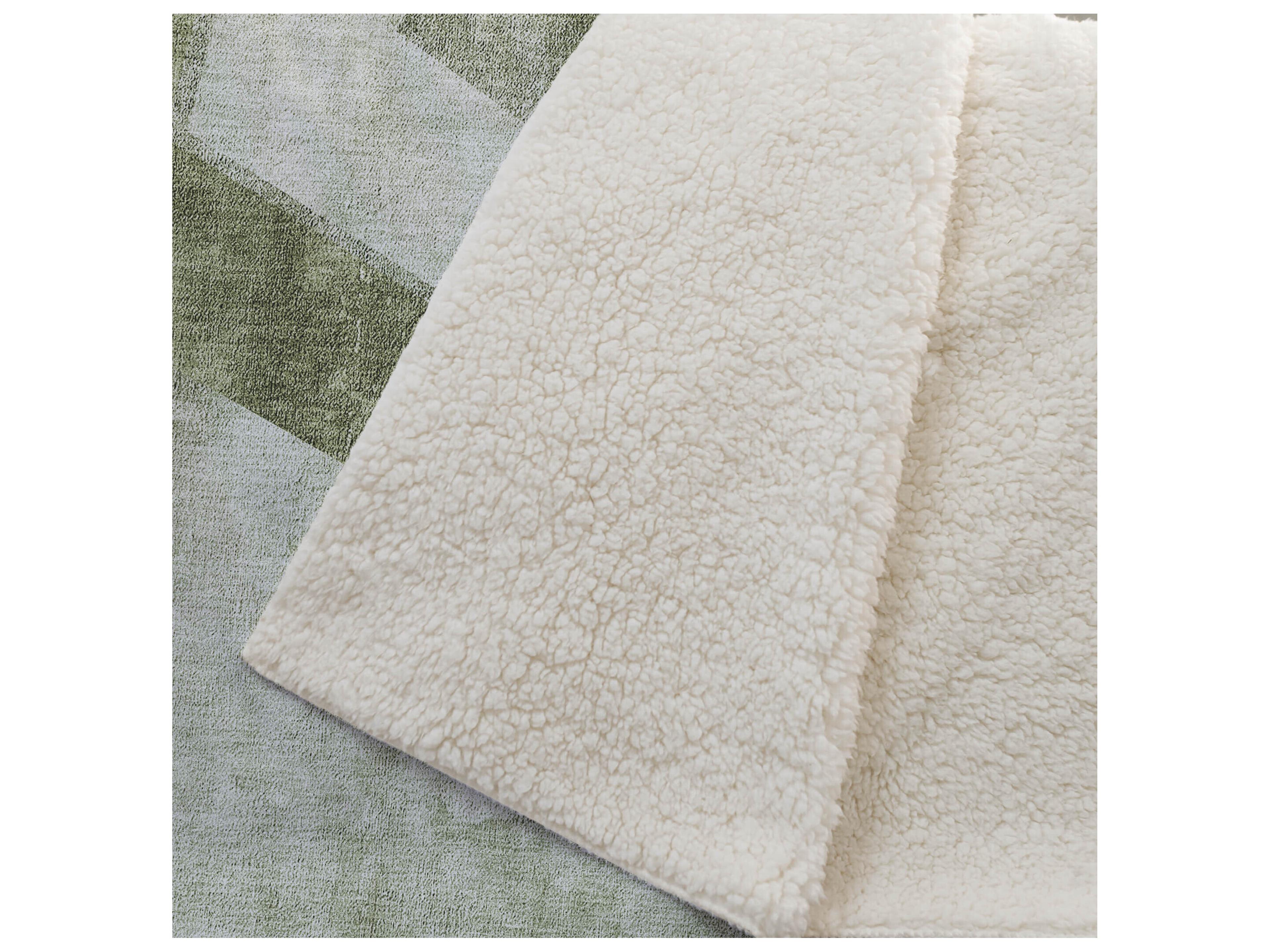 Dalyn Sherpa Green Polyester Throw