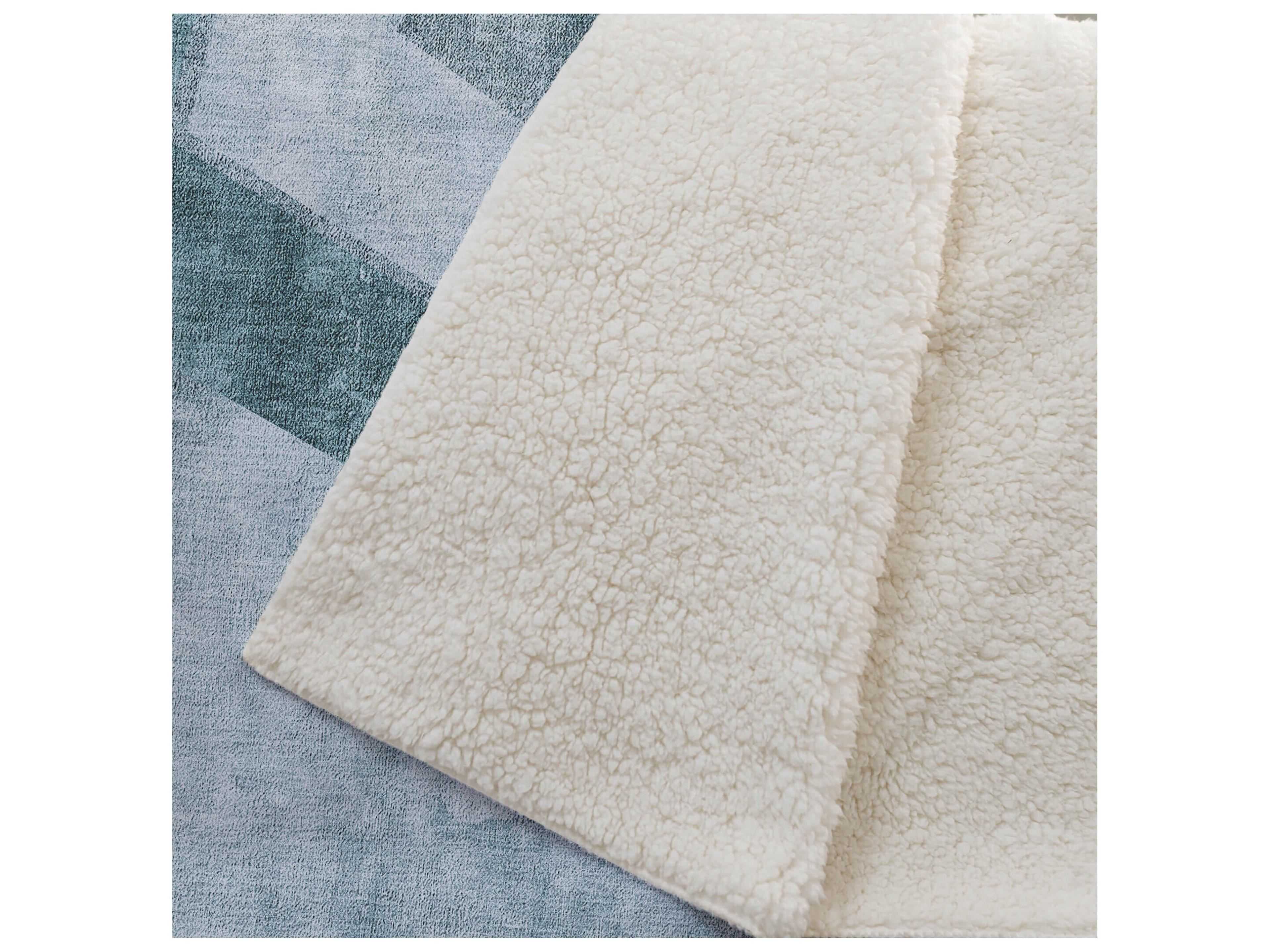 Dalyn Sherpa Teal Polyester Throw