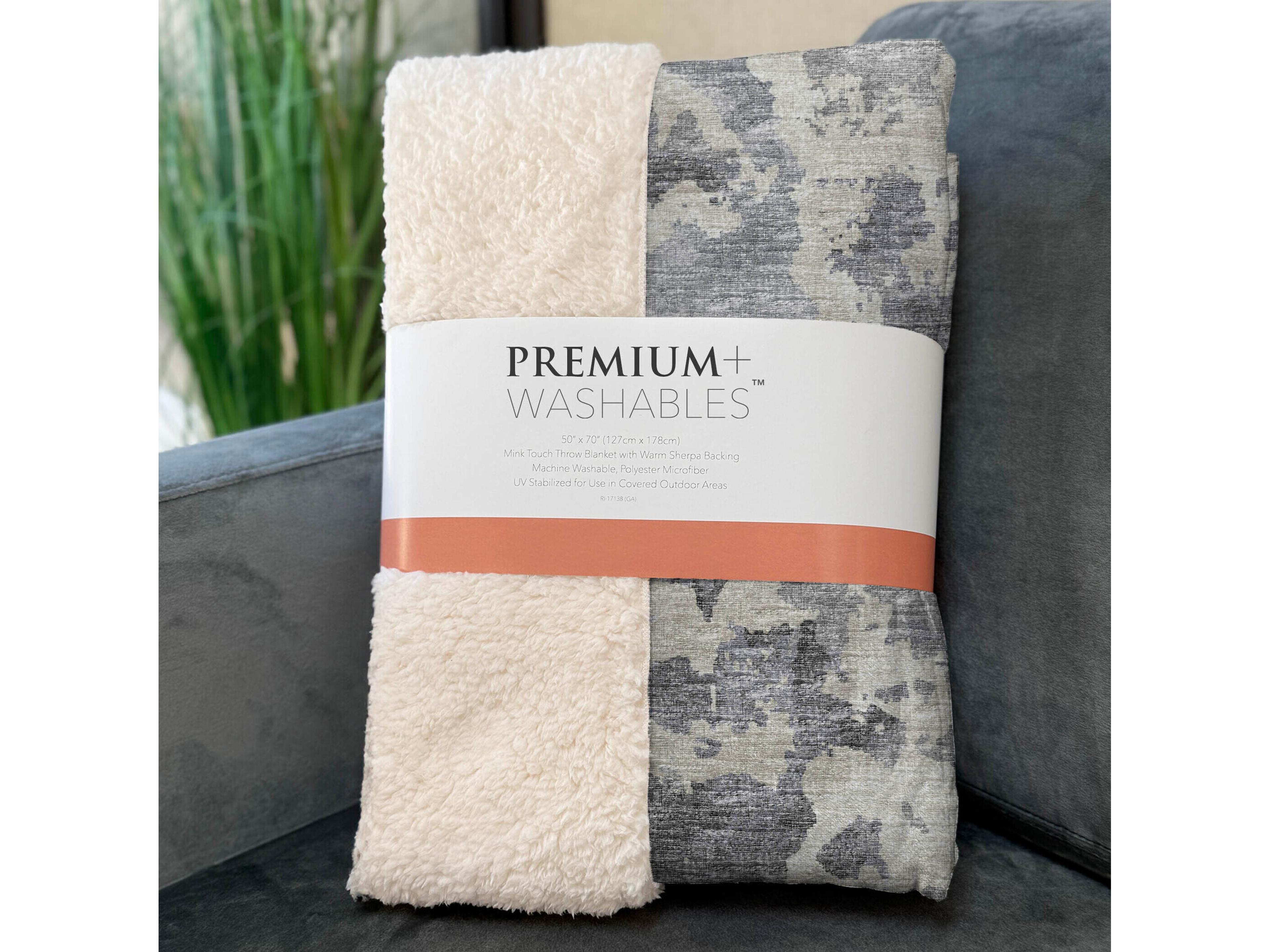 Dalyn Sherpa Gray Polyester Throw