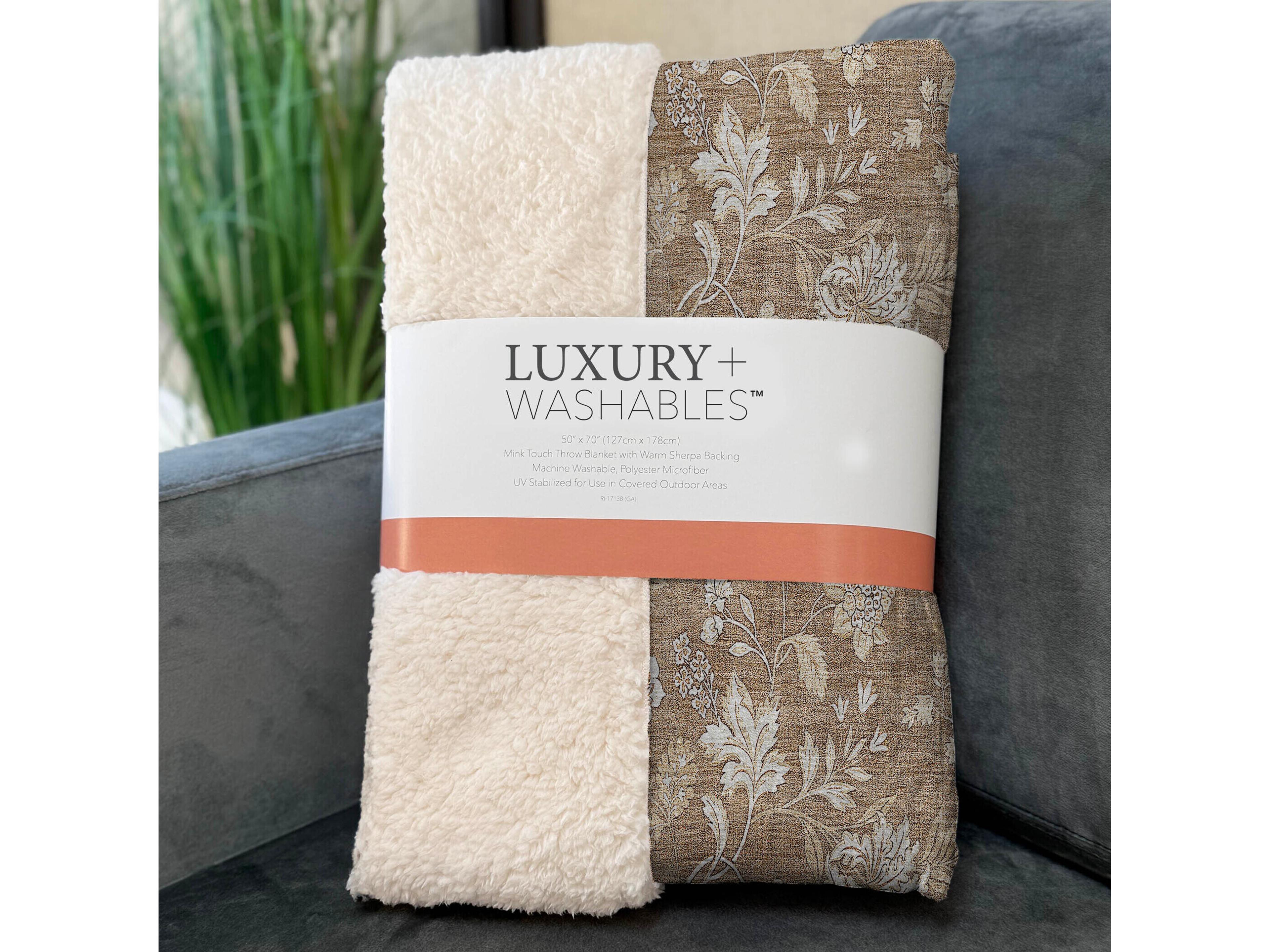 Dalyn Sherpa Orange Polyester Throw