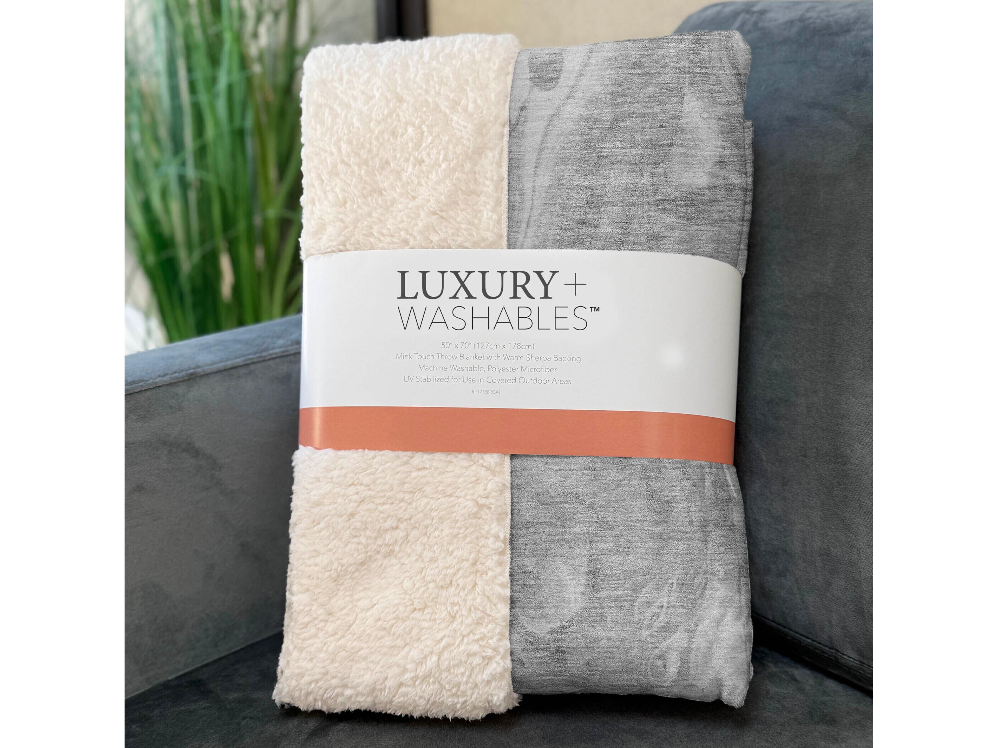 Dalyn Sherpa Gray Polyester Throw