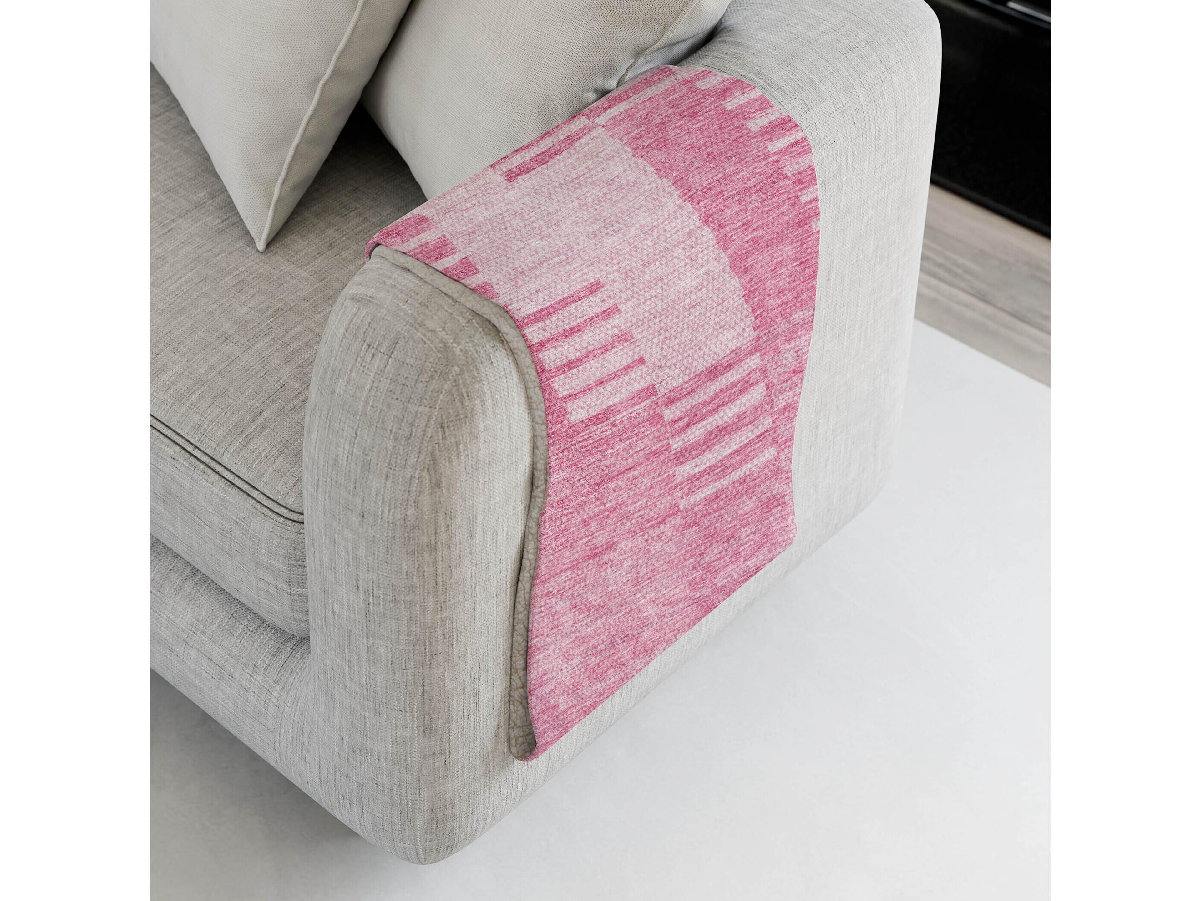 Dalyn Sherpa Pink Polyester Throw